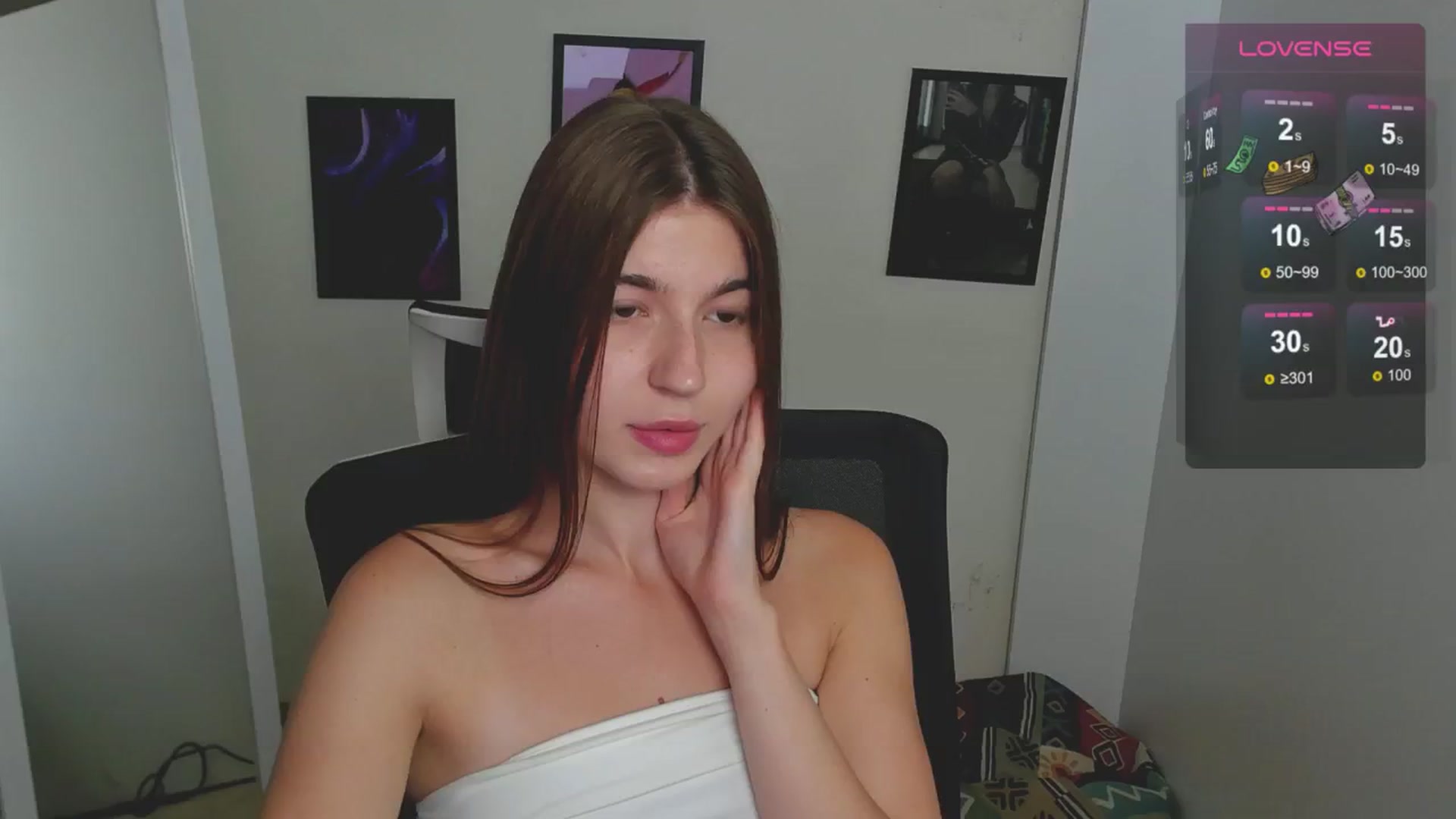Gallery image thumbnail from Emilia_cherry's myfreecams stream on, 08/26/2024, 08:03 image 10 of 20
