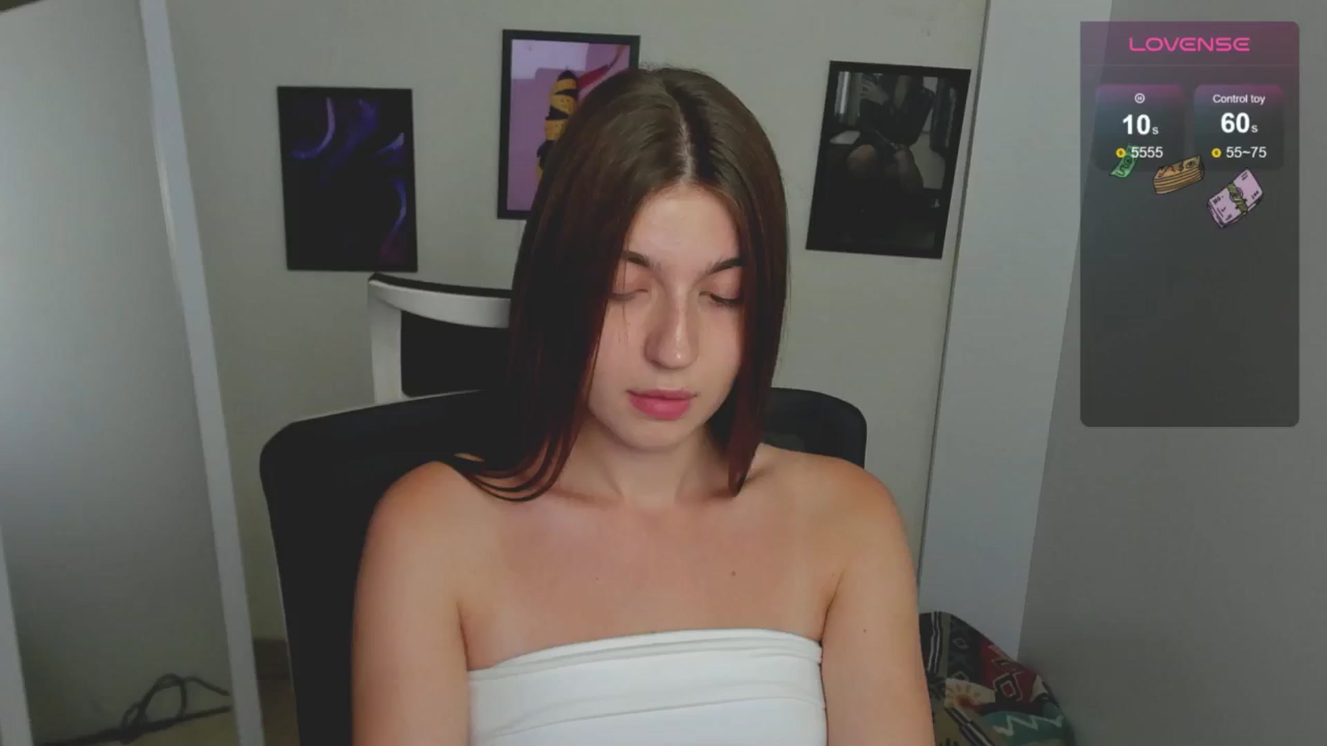 Gallery image thumbnail from Emilia_cherry's myfreecams stream on, 08/26/2024, 08:03 image 5 of 20