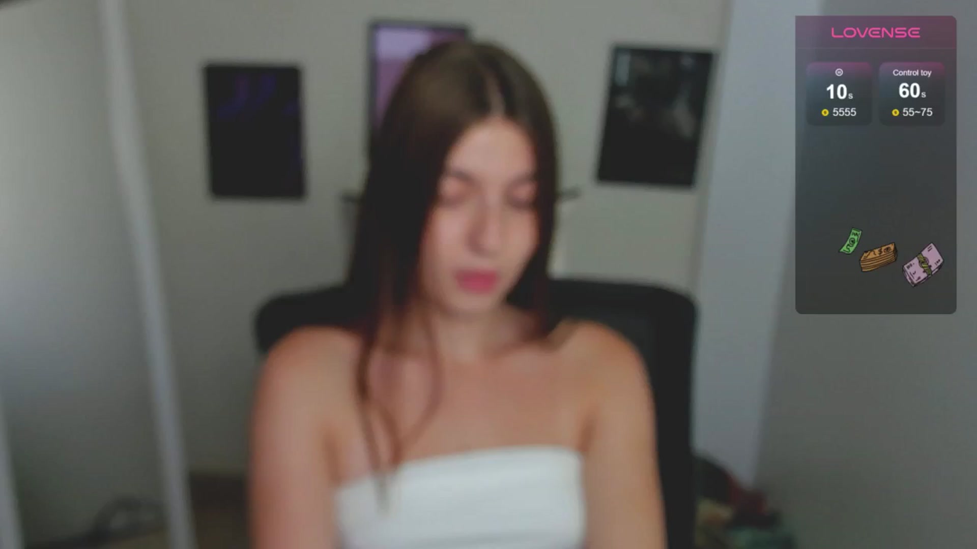 Gallery image thumbnail from Emilia_cherry's myfreecams stream on, 08/26/2024, 08:03 image 7 of 20