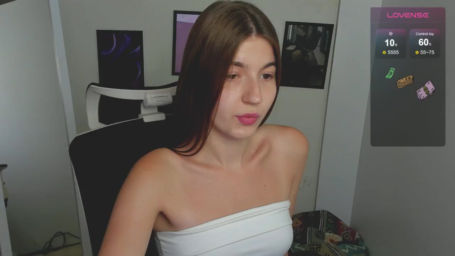 Gallery image thumbnail from Emilia_cherry's myfreecams stream on, 08/26/2024, 08:03 image 4 of 20