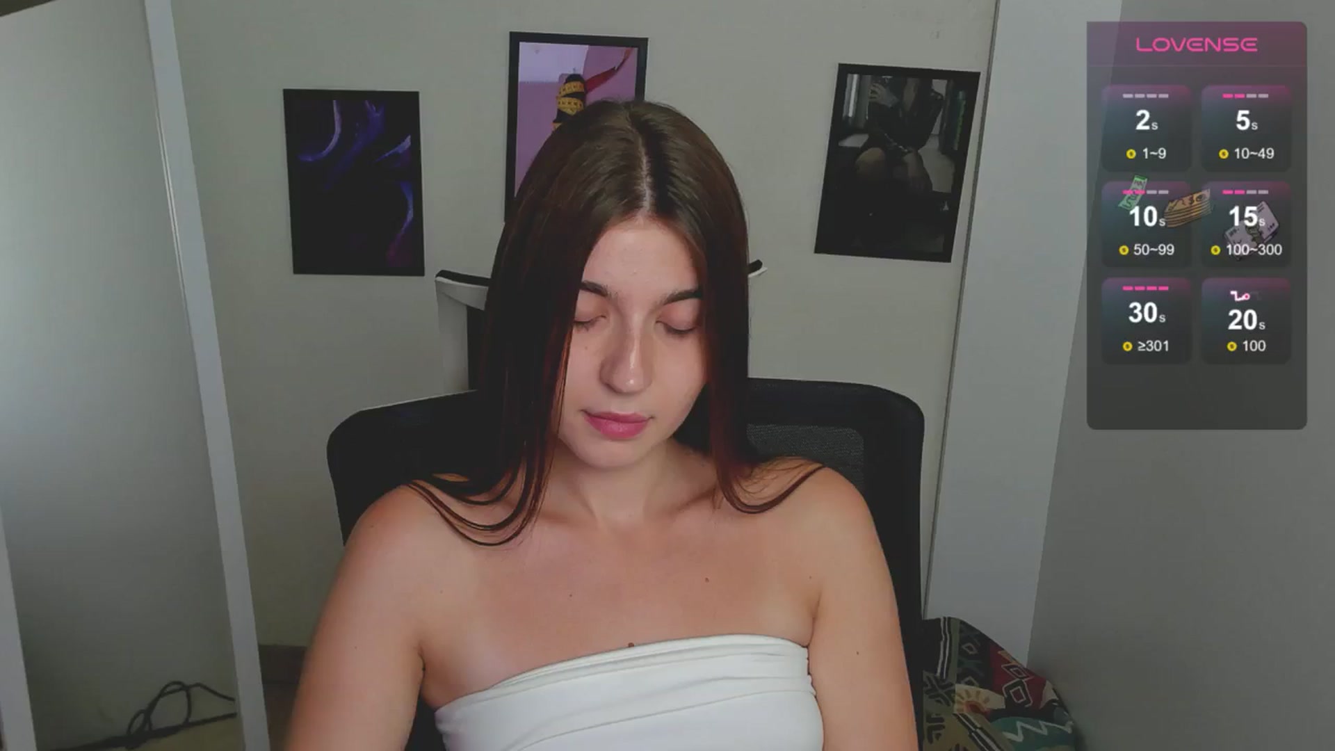 Gallery image thumbnail from Emilia_cherry's myfreecams stream on, 08/26/2024, 08:03 image 14 of 20