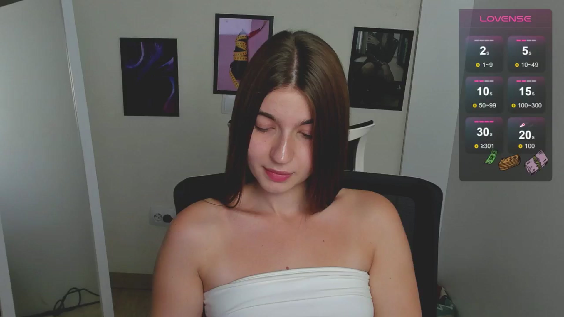 Gallery image thumbnail from Emilia_cherry's myfreecams stream on, 08/26/2024, 08:03 image 16 of 20