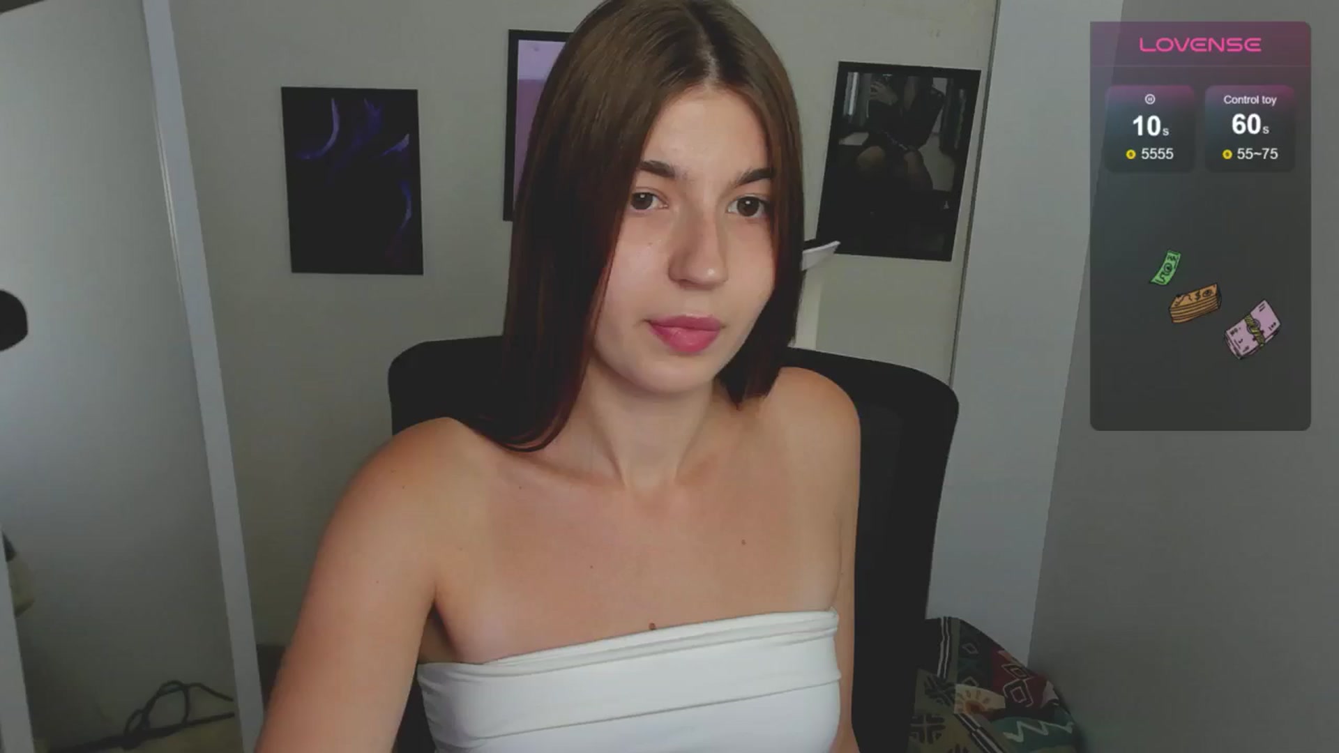 Gallery image thumbnail from Emilia_cherry's myfreecams stream on, 08/26/2024, 08:03 image 3 of 20