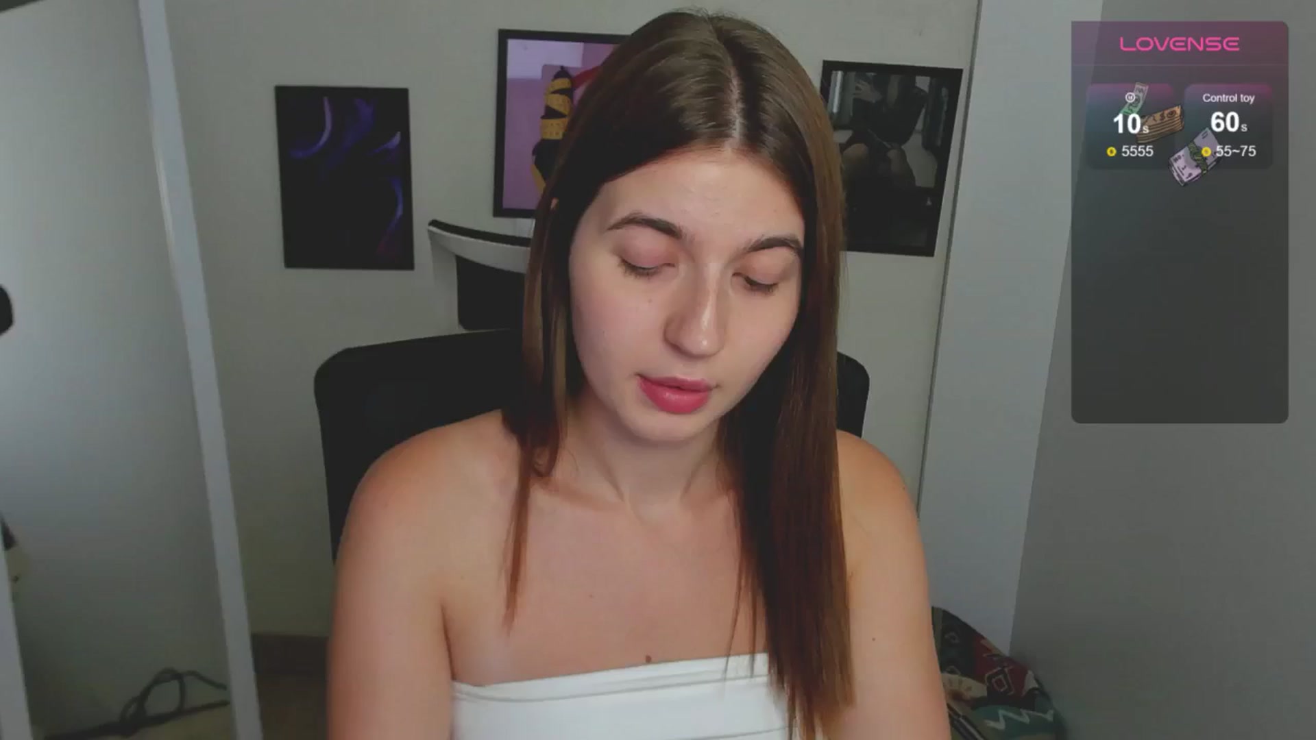 Gallery image thumbnail from Emilia_cherry's myfreecams stream on, 08/26/2024, 08:03 image 1 of 20