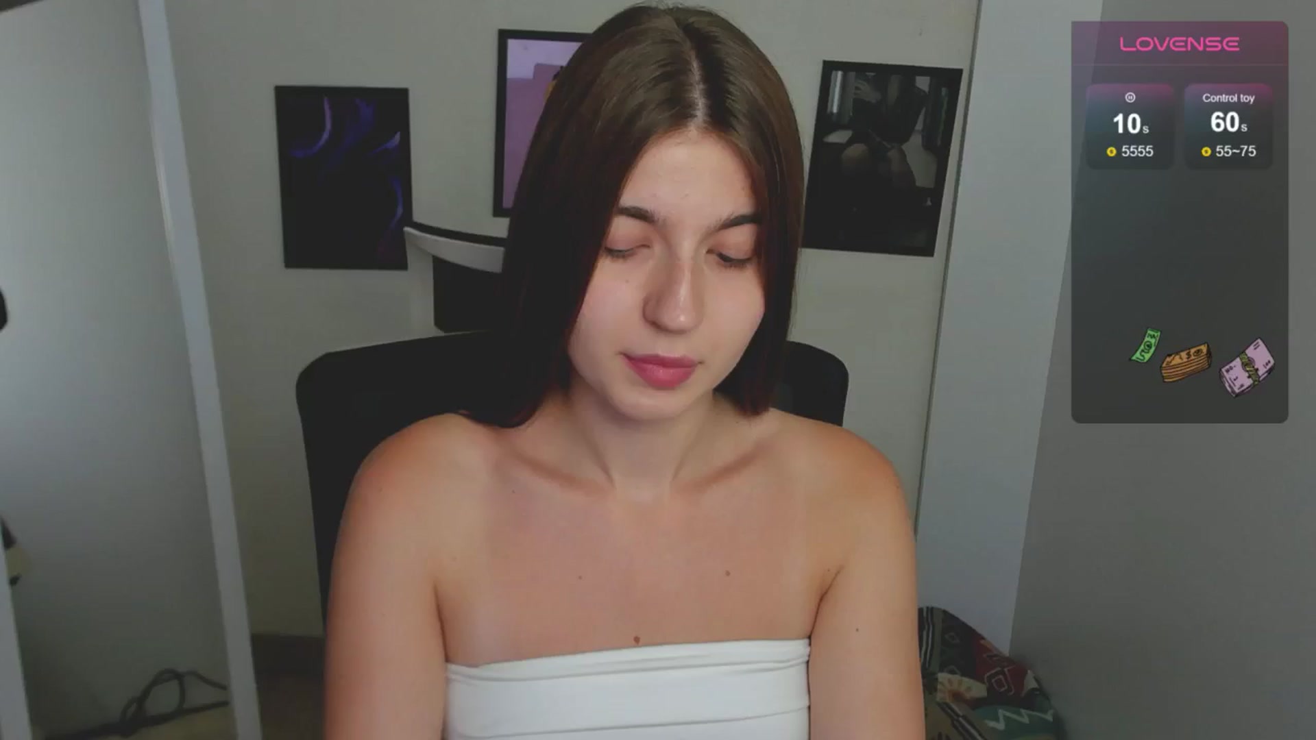 Gallery image thumbnail from Emilia_cherry's myfreecams stream on, 08/26/2024, 08:03 image 2 of 20