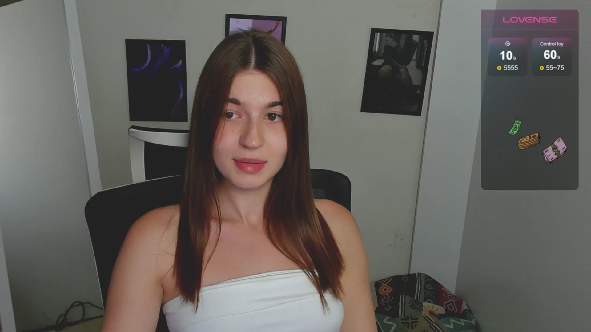 Gallery image thumbnail from Emilia_cherry's myfreecams stream on, 08/26/2024, 09:01 image 4 of 20