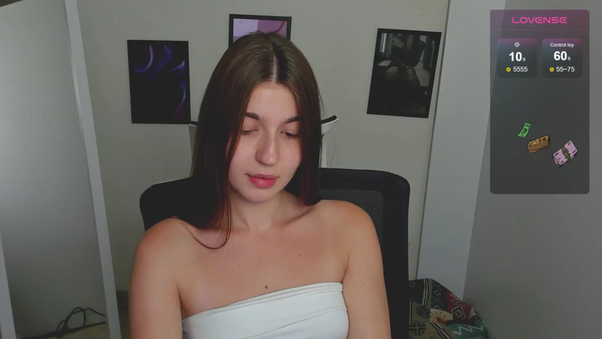 Gallery image thumbnail from Emilia_cherry's myfreecams stream on, 08/26/2024, 09:01 image 11 of 20