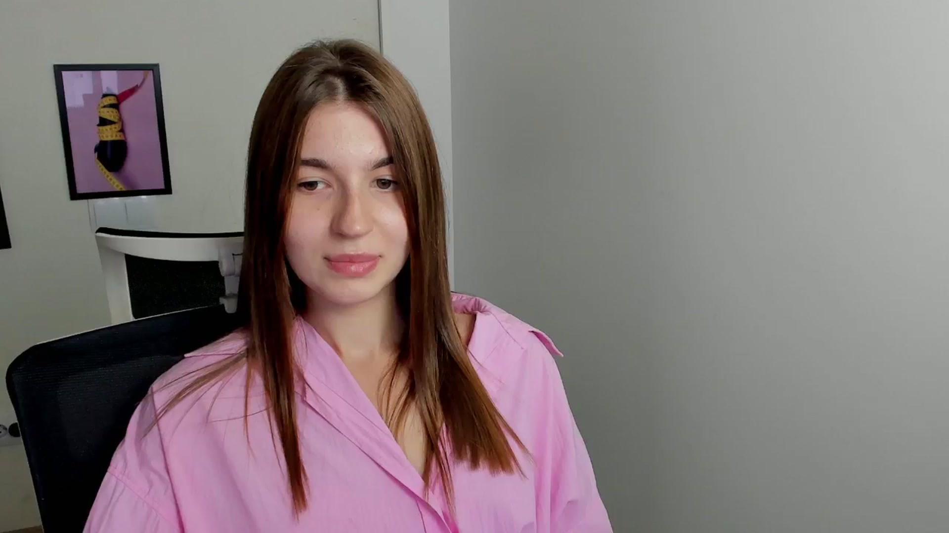 Gallery image thumbnail from Emilia_cherry's myfreecams stream on, 09/07/2024, 10:05 image 16 of 20