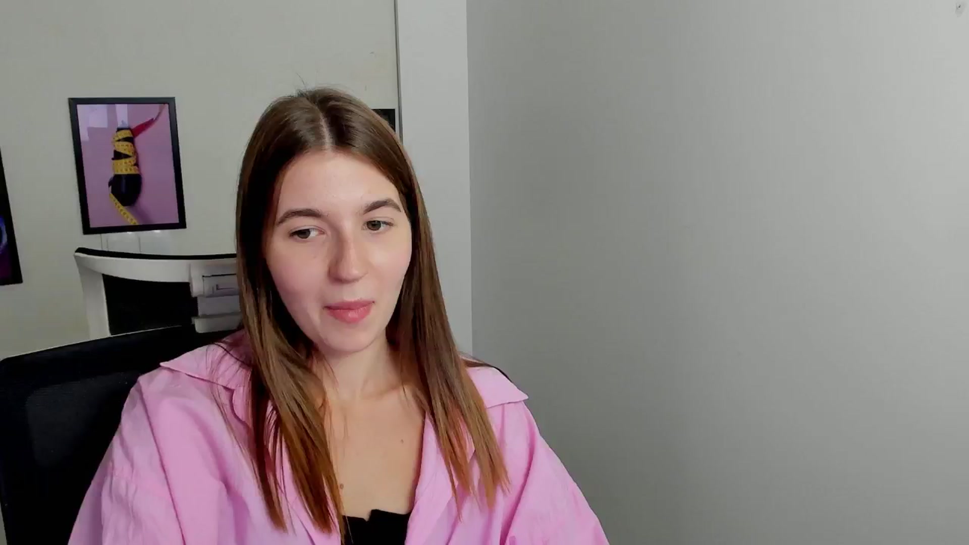 Gallery image thumbnail from Emilia_cherry's myfreecams stream on, 09/07/2024, 10:05 image 9 of 20