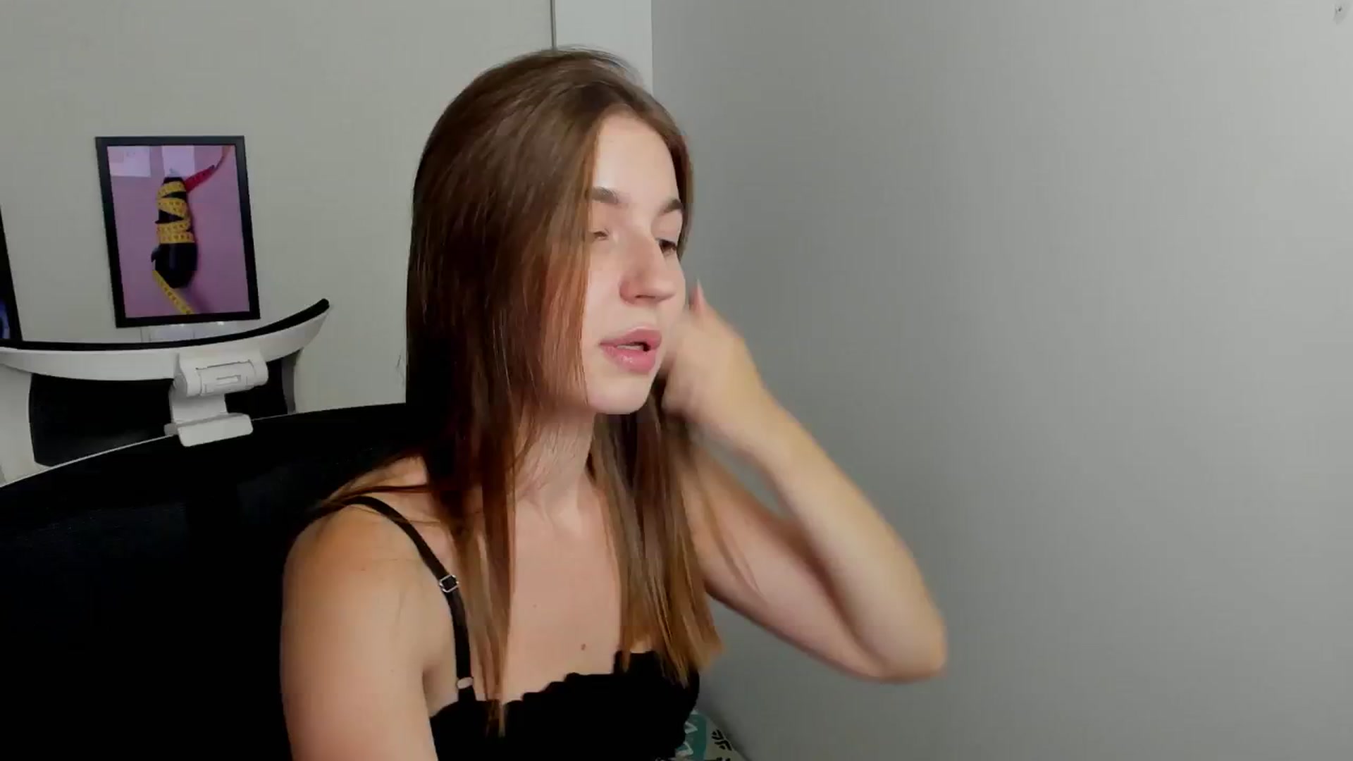 Gallery image thumbnail from Emilia_cherry's myfreecams stream on, 09/07/2024, 10:05 image 11 of 20