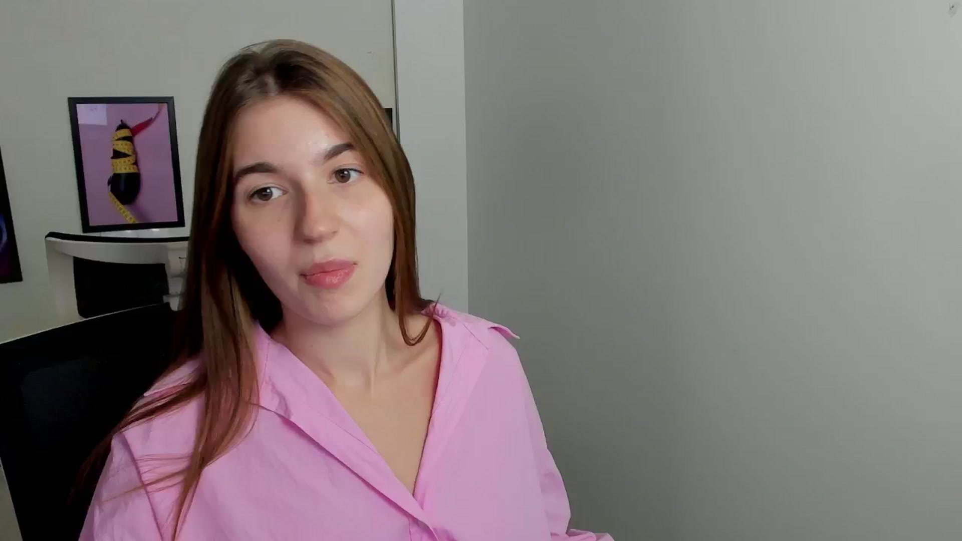 Gallery image thumbnail from Emilia_cherry's myfreecams stream on, 09/07/2024, 10:05 image 13 of 20