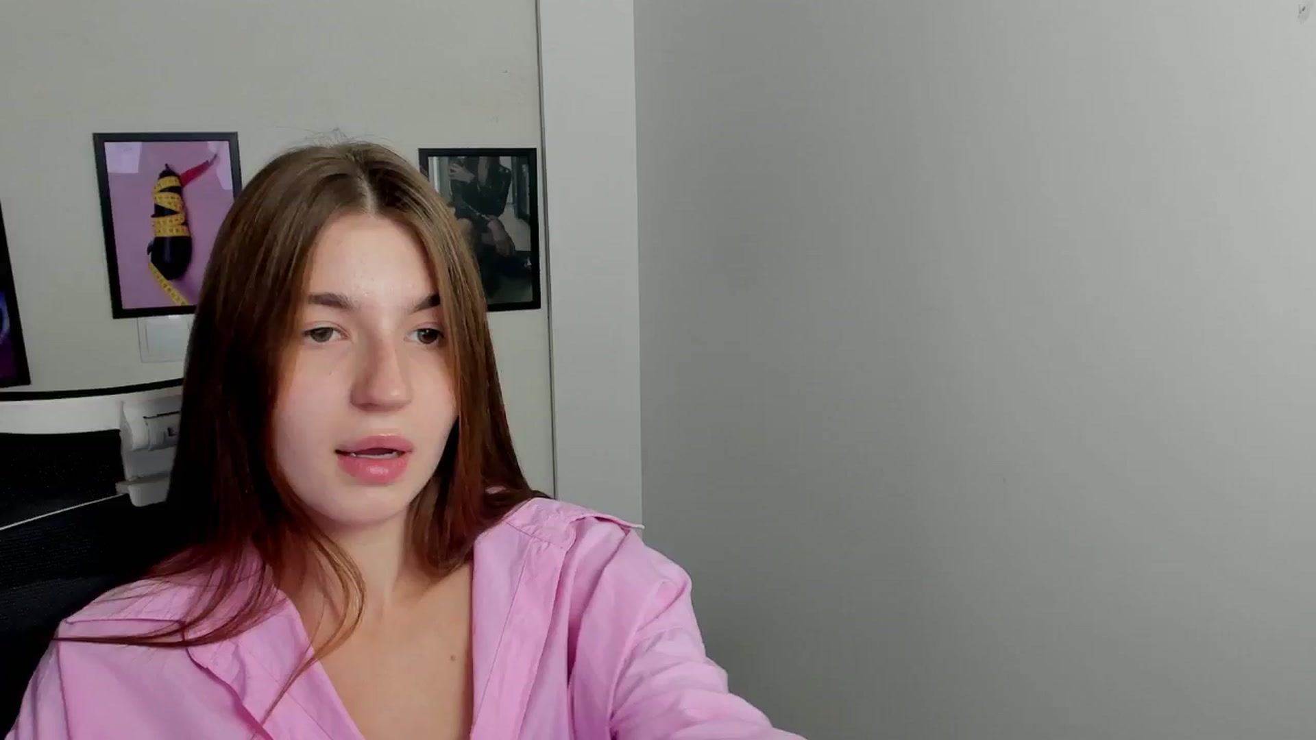 Gallery image thumbnail from Emilia_cherry's myfreecams stream on, 09/07/2024, 10:05 image 6 of 20