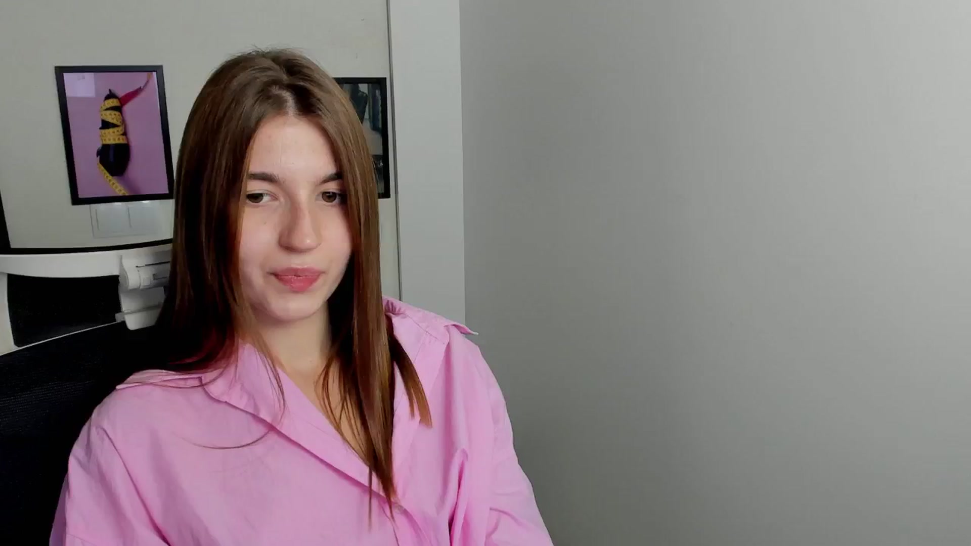 Gallery image thumbnail from Emilia_cherry's myfreecams stream on, 09/07/2024, 10:05 image 17 of 20