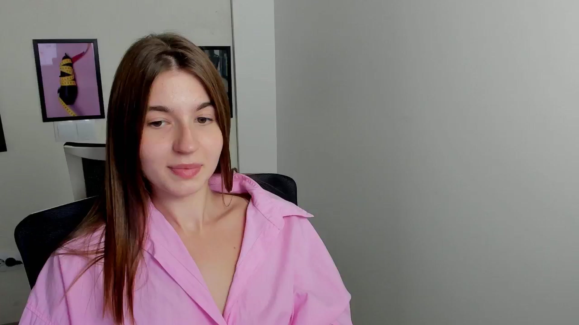 Gallery image thumbnail from Emilia_cherry's myfreecams stream on, 09/07/2024, 10:05 image 18 of 20
