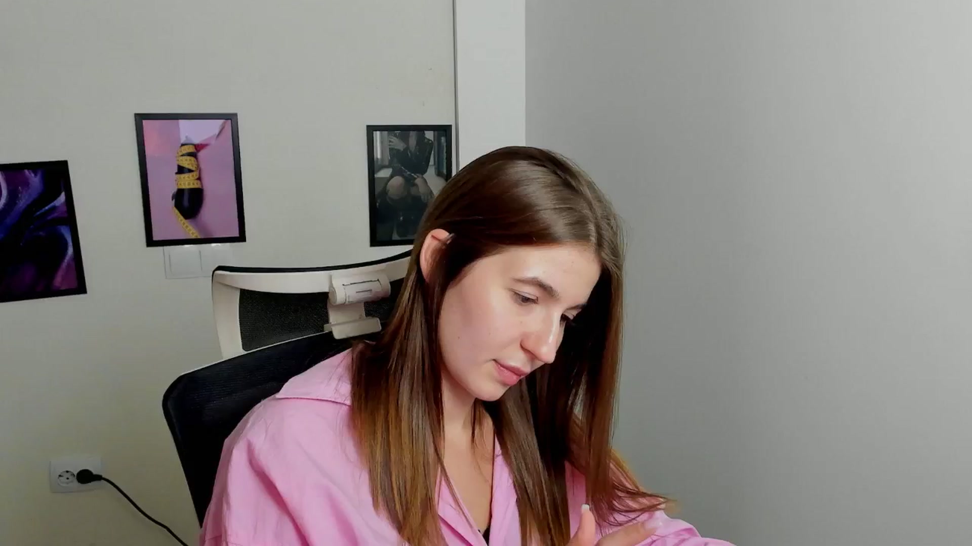 Gallery image thumbnail from Emilia_cherry's myfreecams stream on, 09/07/2024, 10:43 image 12 of 20