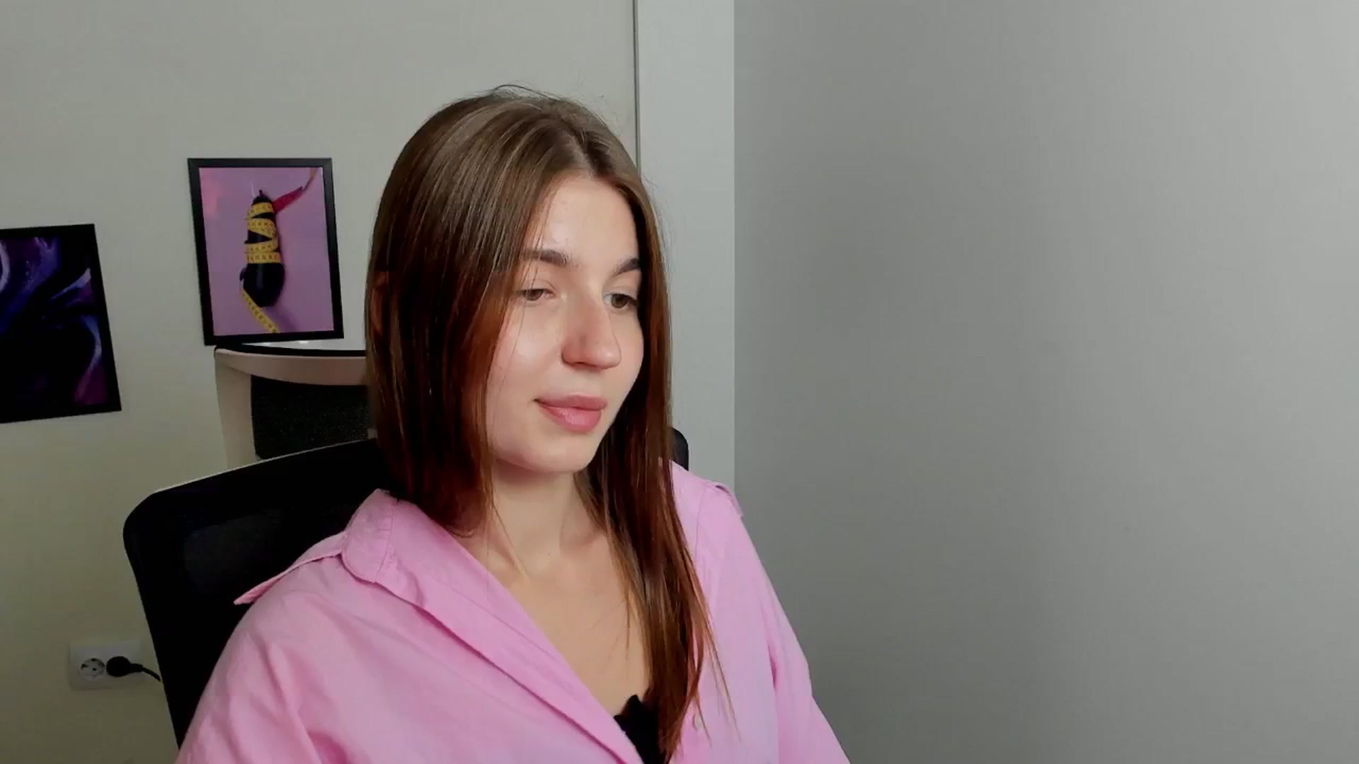 Gallery image thumbnail from Emilia_cherry's myfreecams stream on, 09/07/2024, 10:43 image 19 of 20