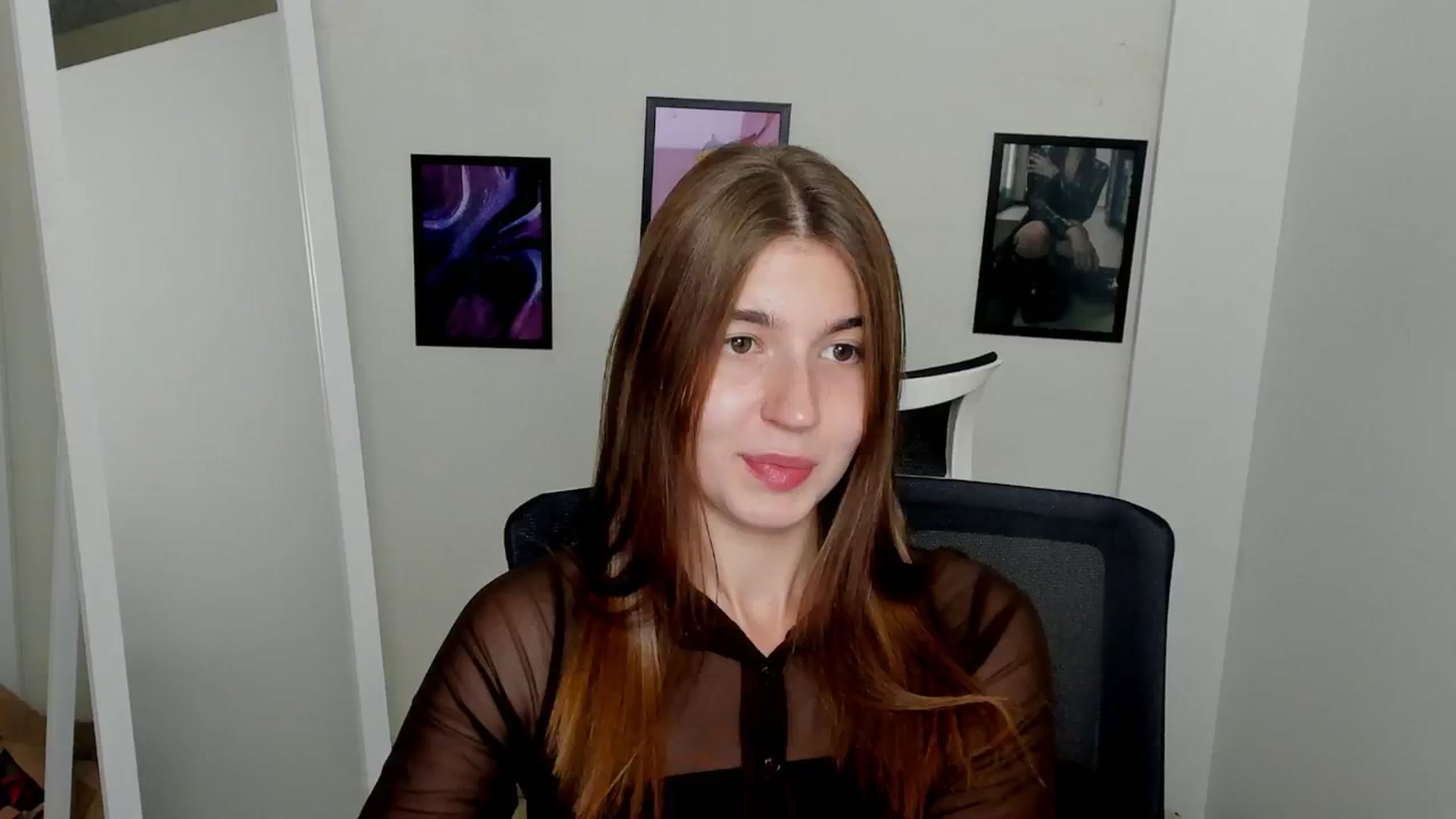 Gallery image thumbnail from Emilia_cherry's myfreecams stream on, 09/09/2024, 13:19 image 15 of 20