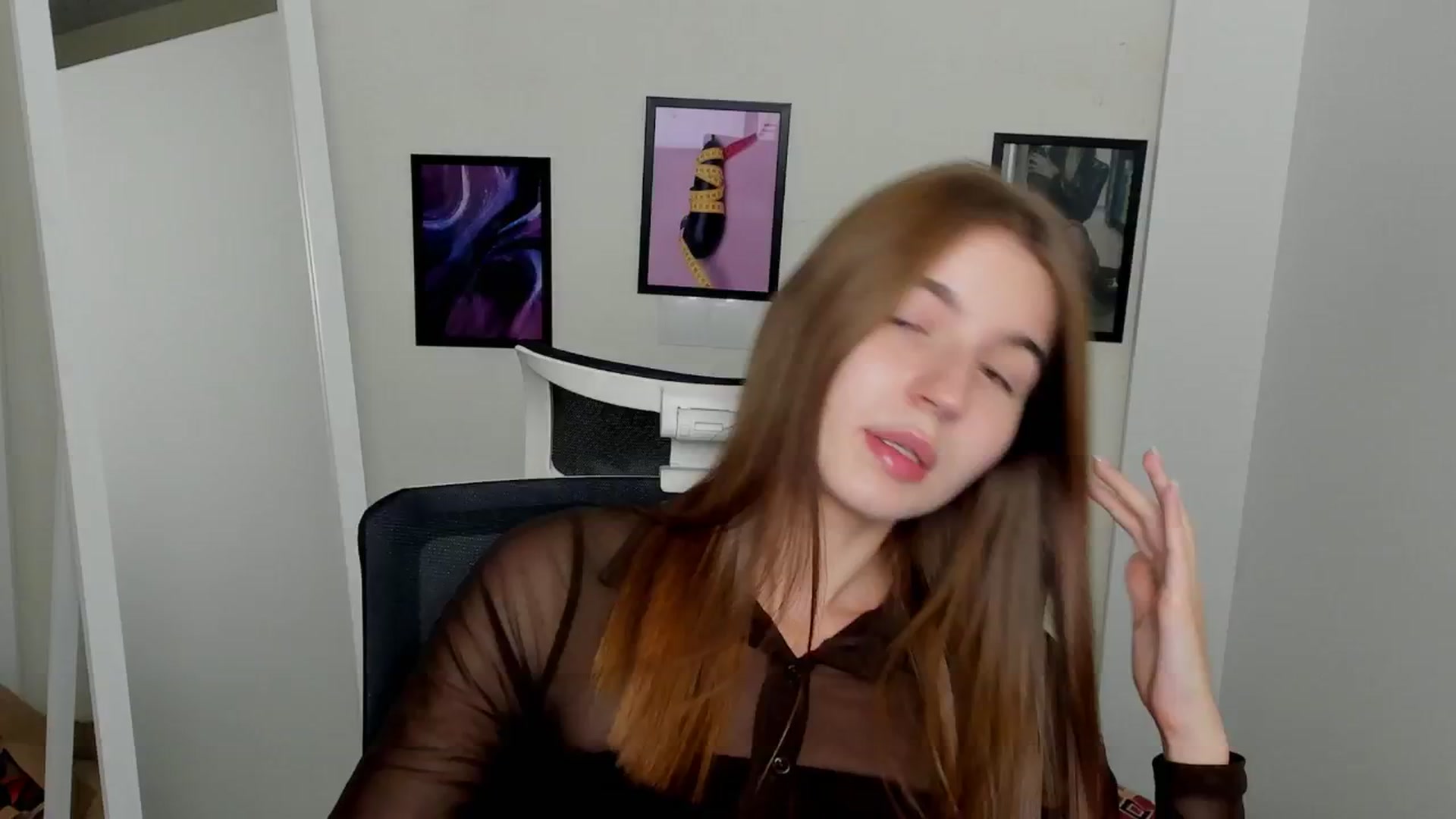Gallery image thumbnail from Emilia_cherry's myfreecams stream on, 09/09/2024, 13:19 image 1 of 20