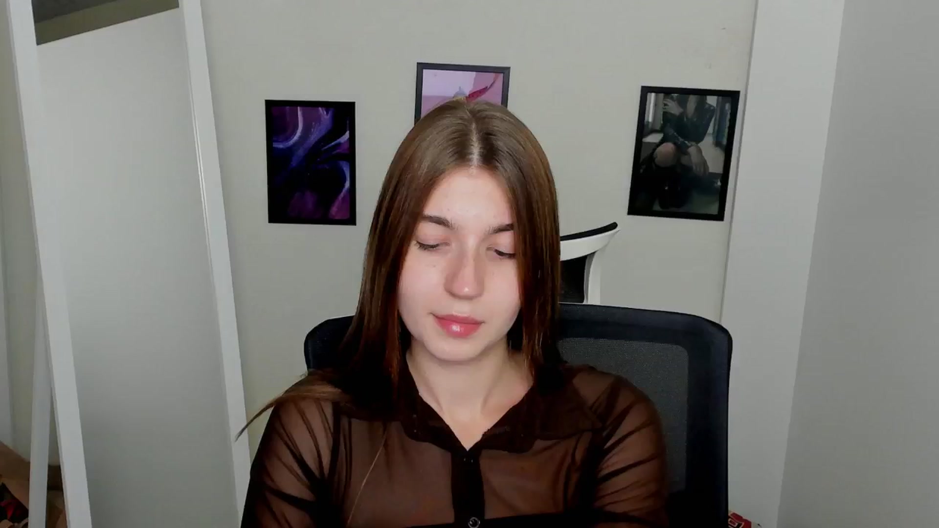 Gallery image thumbnail from Emilia_cherry's myfreecams stream on, 09/09/2024, 13:19 image 12 of 20