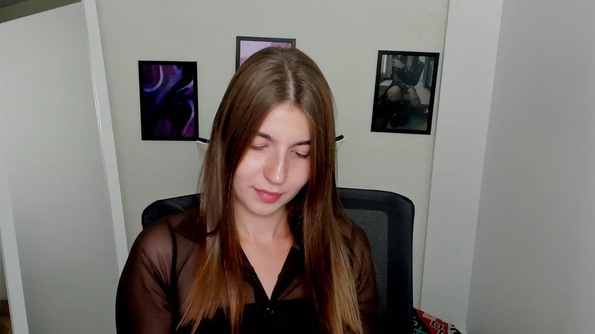 Gallery image thumbnail from Emilia_cherry's myfreecams stream on, 09/09/2024, 14:20 image 15 of 20