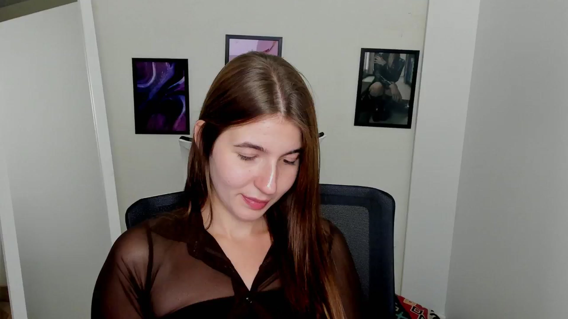 Gallery image thumbnail from Emilia_cherry's myfreecams stream on, 09/09/2024, 14:20 image 9 of 20
