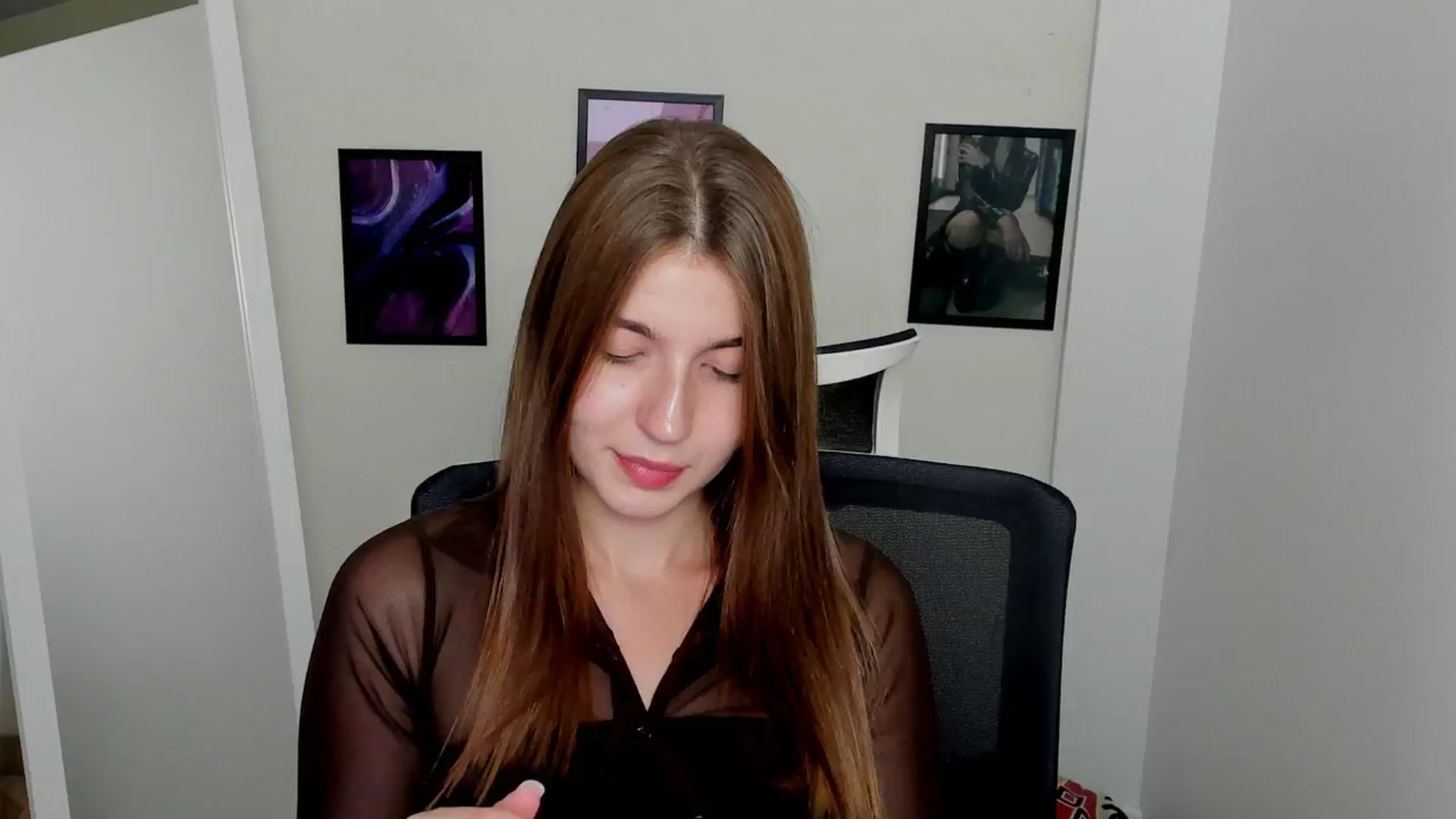 Gallery image thumbnail from Emilia_cherry's myfreecams stream on, 09/09/2024, 14:20 image 12 of 20