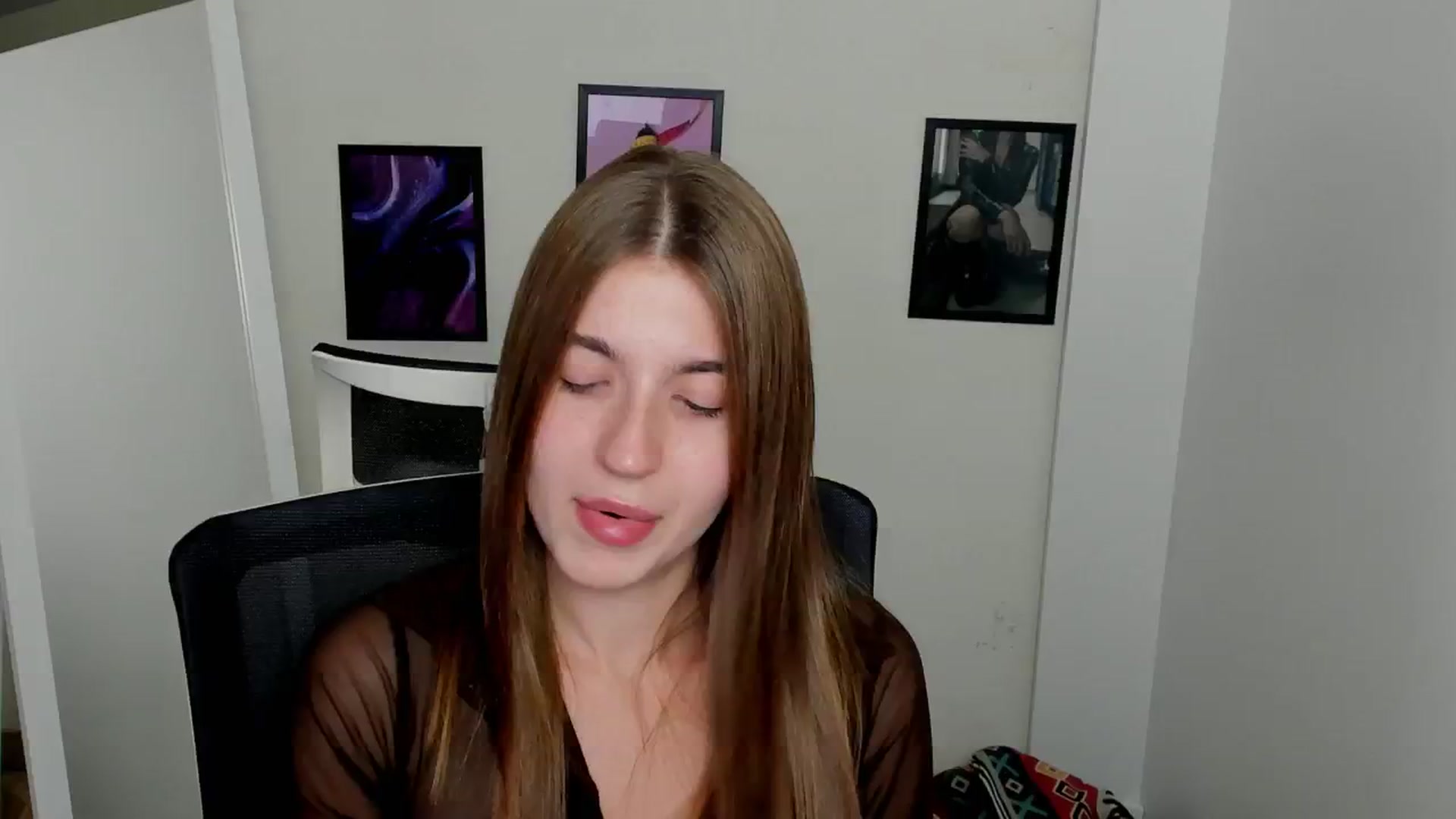 Gallery image thumbnail from Emilia_cherry's myfreecams stream on, 09/09/2024, 15:53 image 9 of 20
