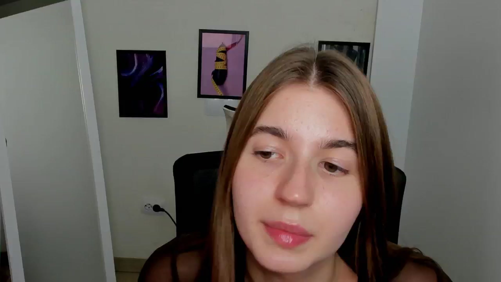 Gallery image thumbnail from Emilia_cherry's myfreecams stream on, 09/09/2024, 17:54 image 8 of 20