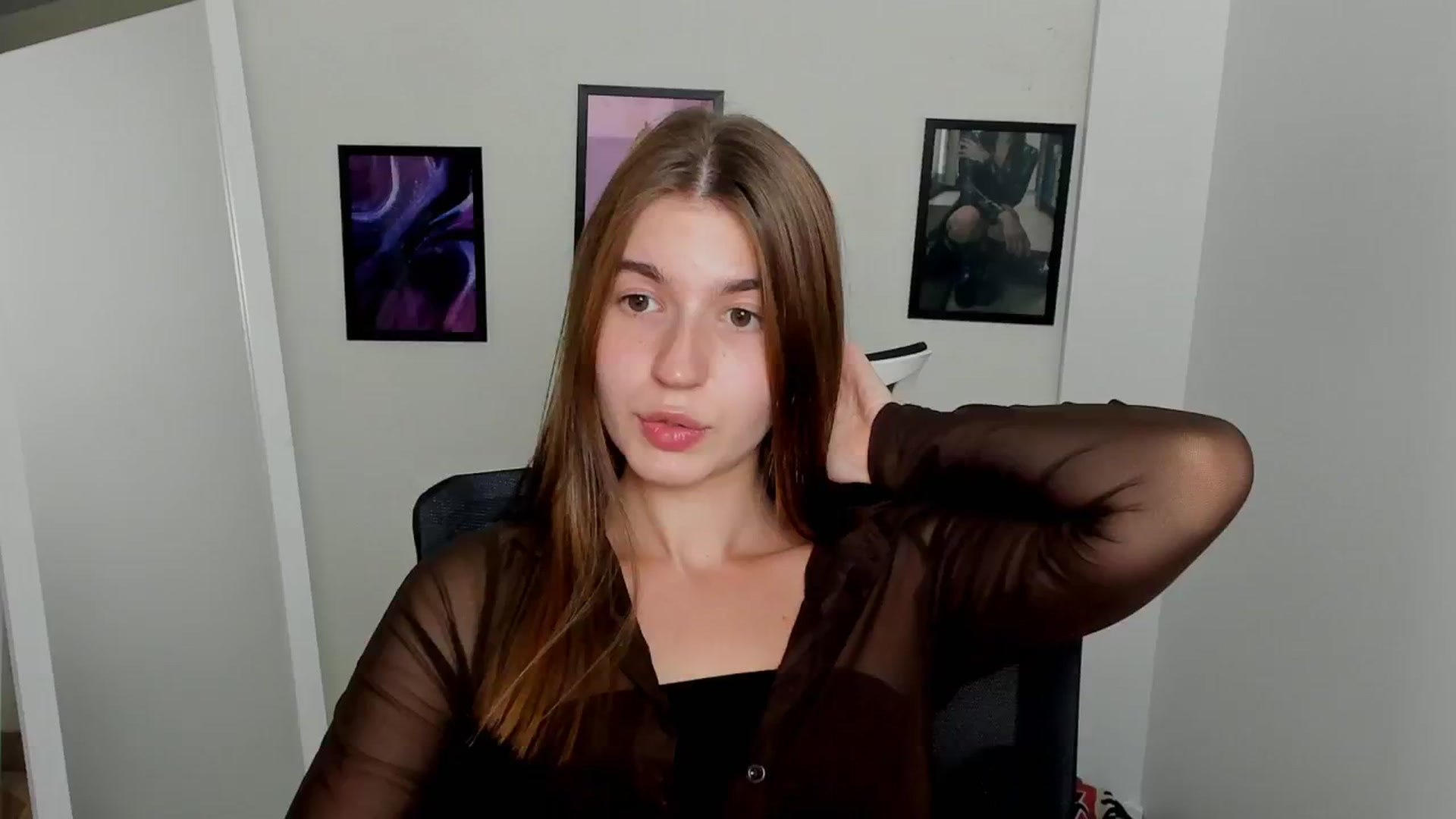 Gallery image thumbnail from Emilia_cherry's myfreecams stream on, 09/09/2024, 17:54 image 16 of 20