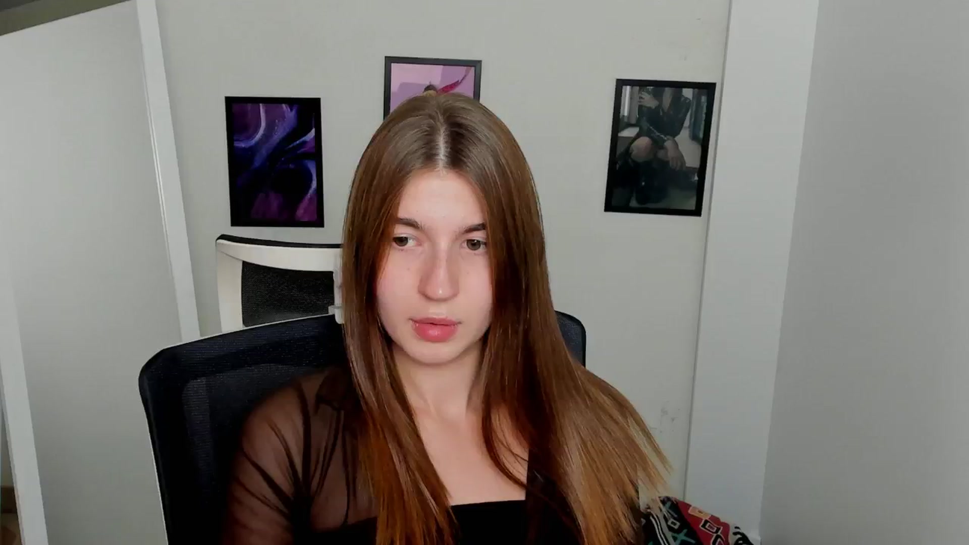 Gallery image thumbnail from Emilia_cherry's myfreecams stream on, 09/09/2024, 17:54 image 14 of 20