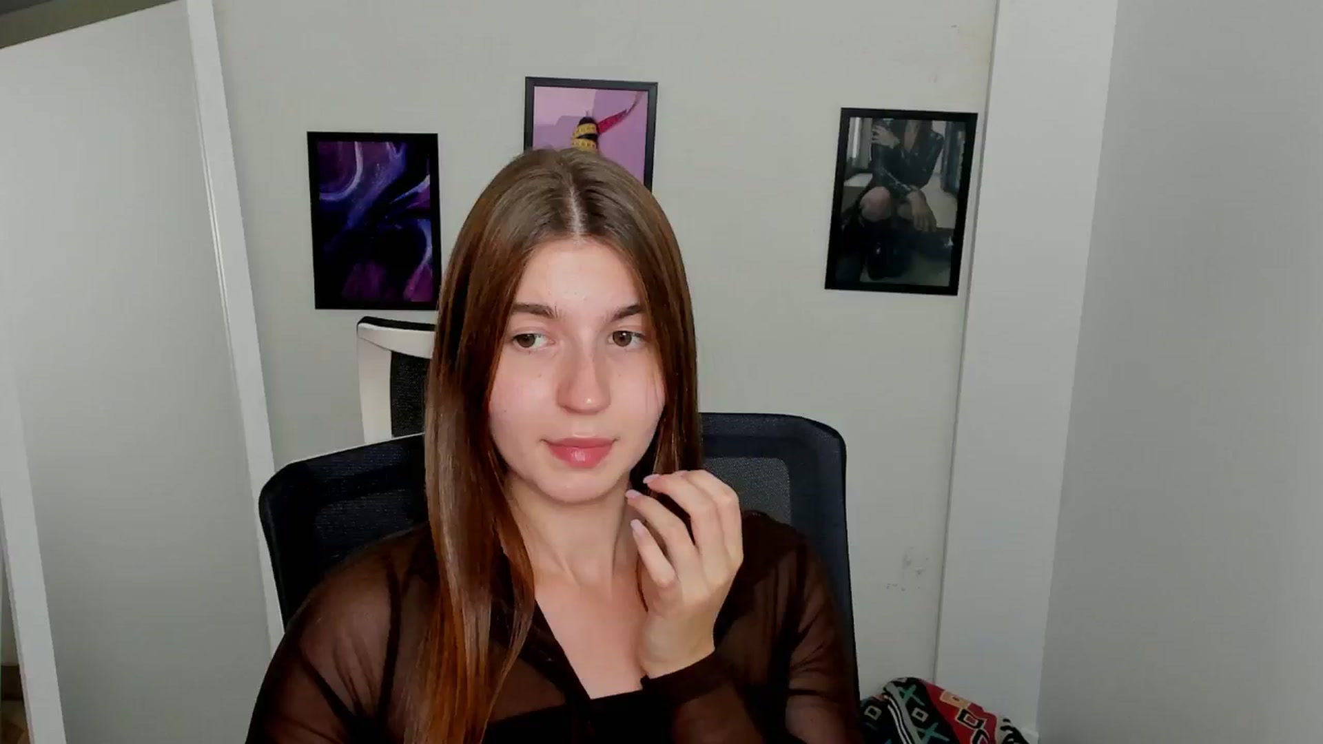 Gallery image thumbnail from Emilia_cherry's myfreecams stream on, 09/09/2024, 17:54 image 12 of 20