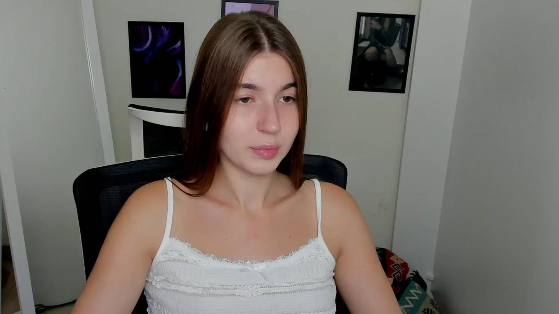 Gallery image thumbnail from Emilia_cherry's myfreecams stream on, 09/10/2024, 06:56 image 8 of 20