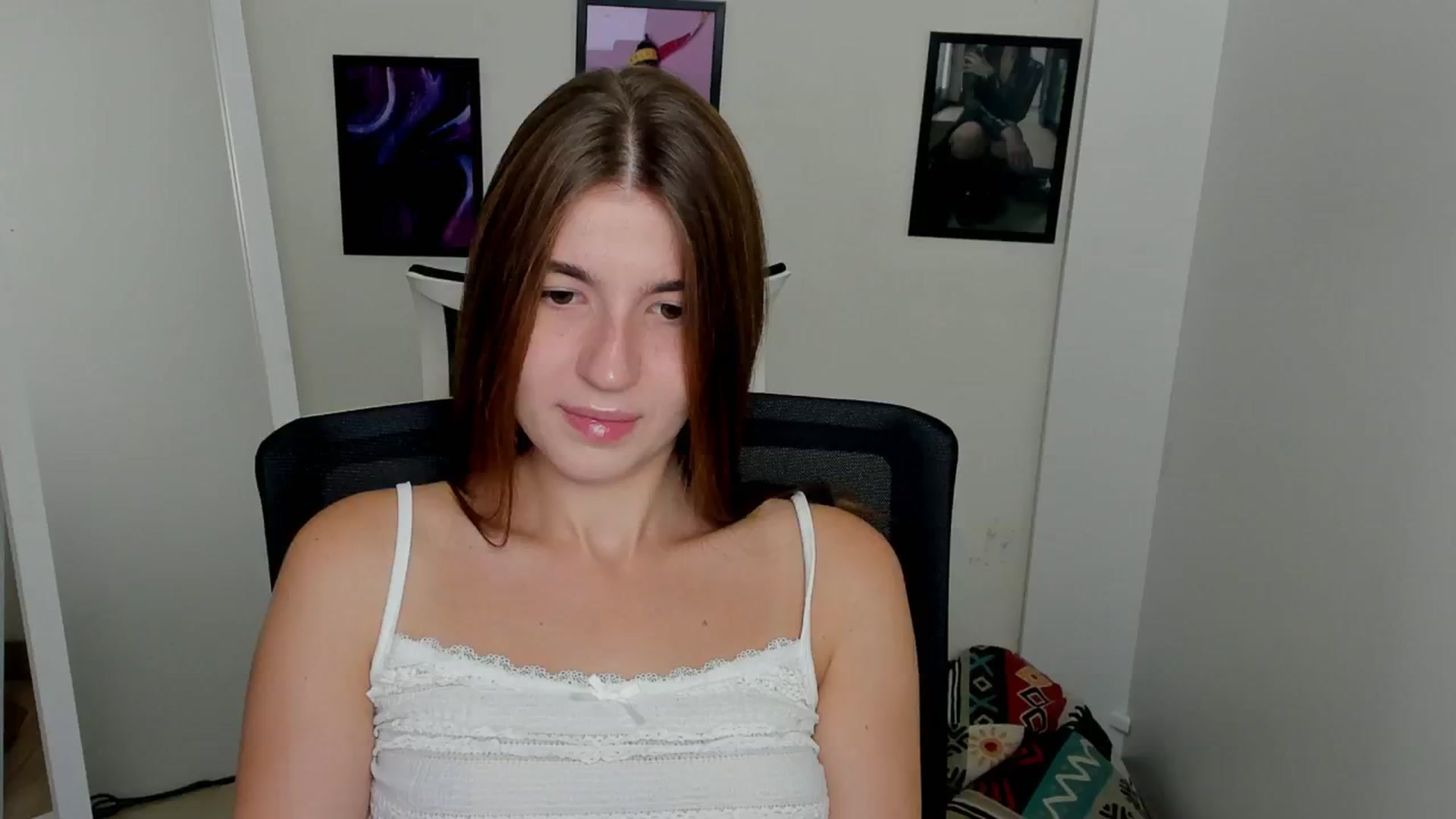 Gallery image thumbnail from Emilia_cherry's myfreecams stream on, 09/10/2024, 06:56 image 15 of 20