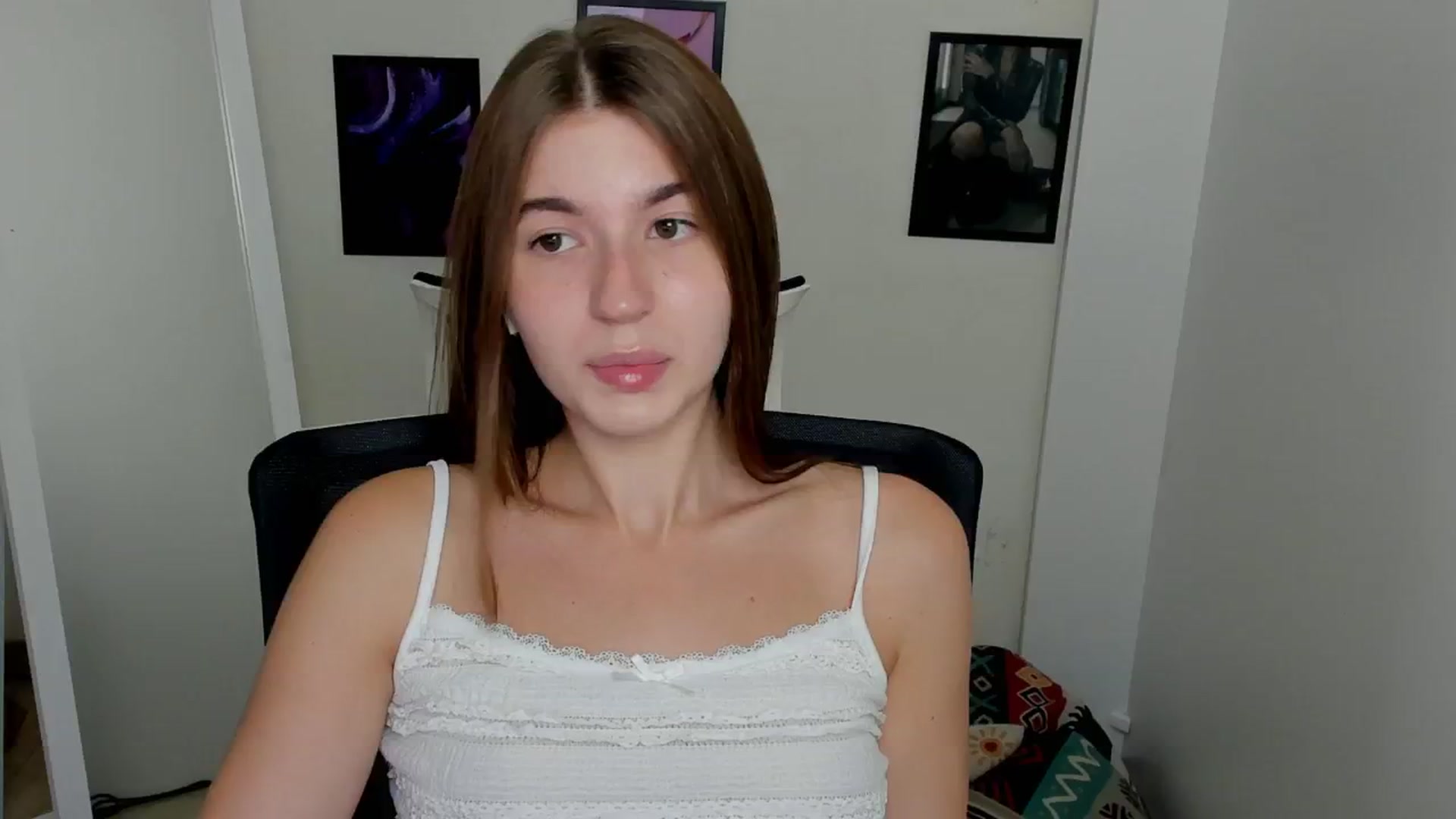 Gallery image thumbnail from Emilia_cherry's myfreecams stream on, 09/10/2024, 06:56 image 11 of 20
