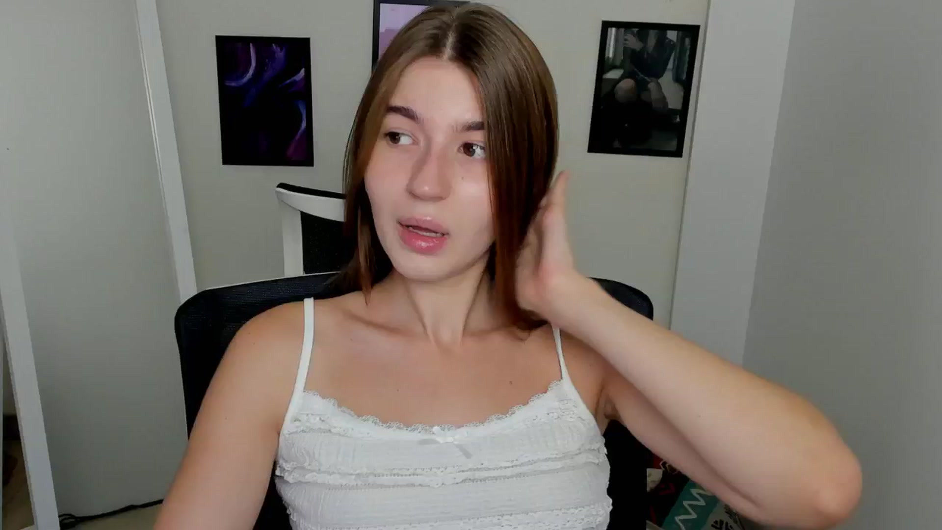 Gallery image thumbnail from Emilia_cherry's myfreecams stream on, 09/10/2024, 06:56 image 4 of 20
