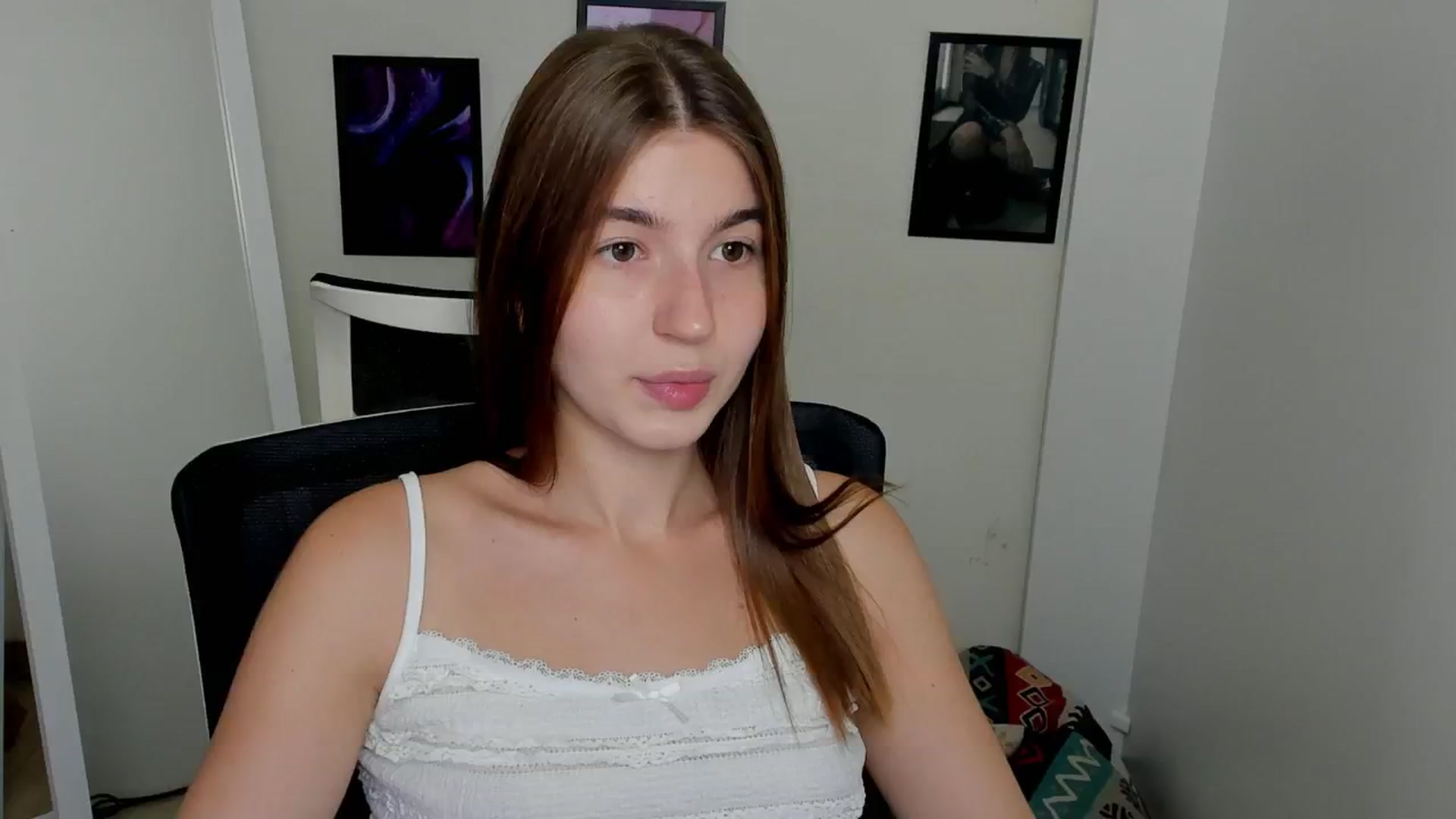 Gallery image thumbnail from Emilia_cherry's myfreecams stream on, 09/10/2024, 06:56 image 6 of 20