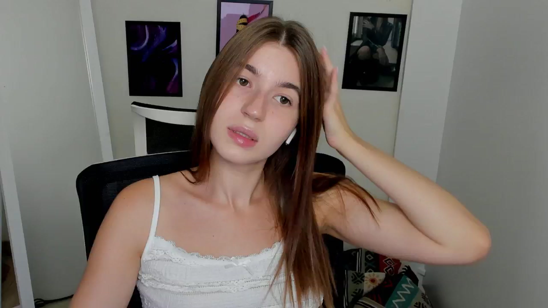 Gallery image thumbnail from Emilia_cherry's myfreecams stream on, 09/10/2024, 06:56 image 7 of 20