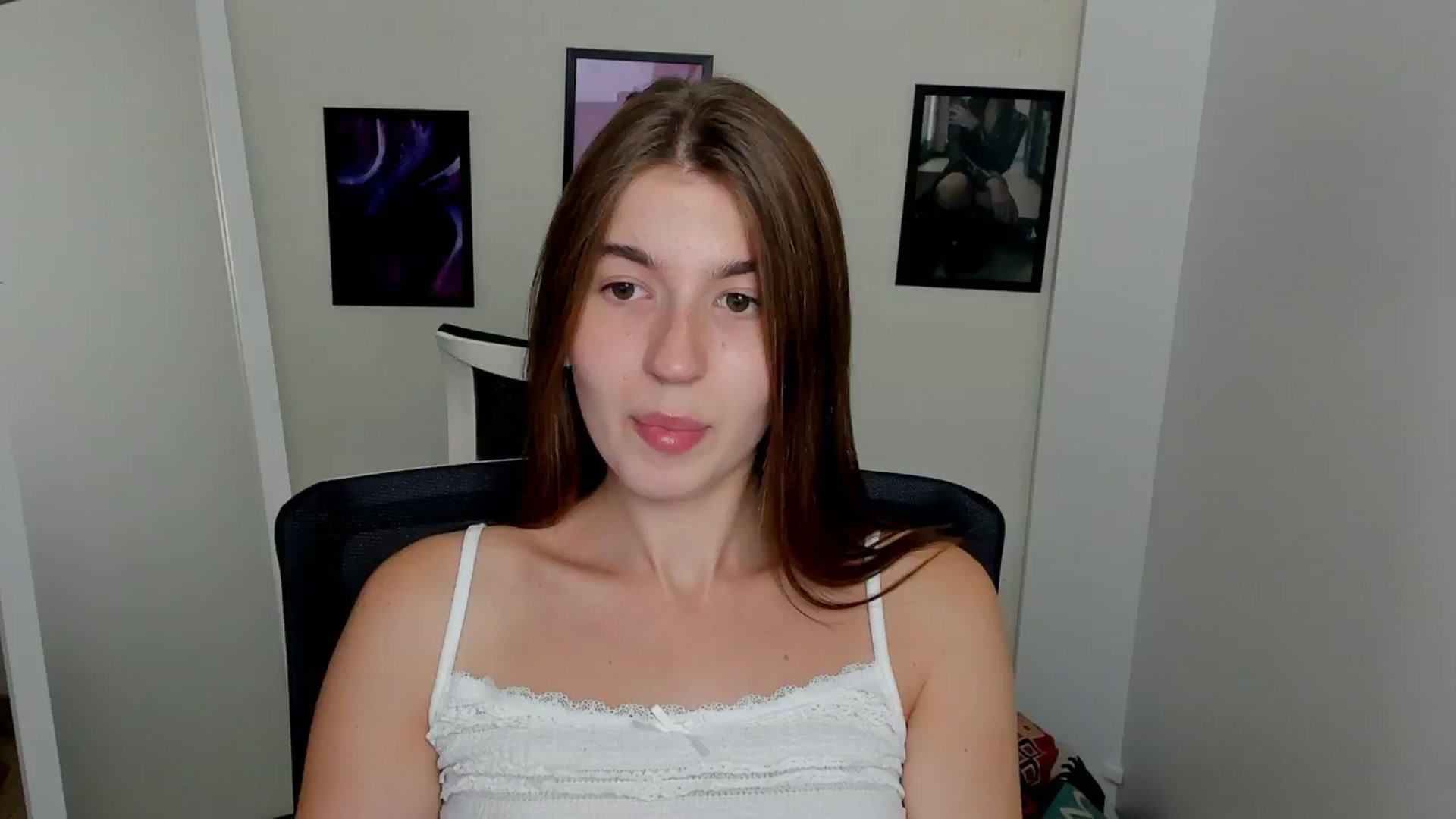 Gallery image thumbnail from Emilia_cherry's myfreecams stream on, 09/10/2024, 08:45 image 9 of 20