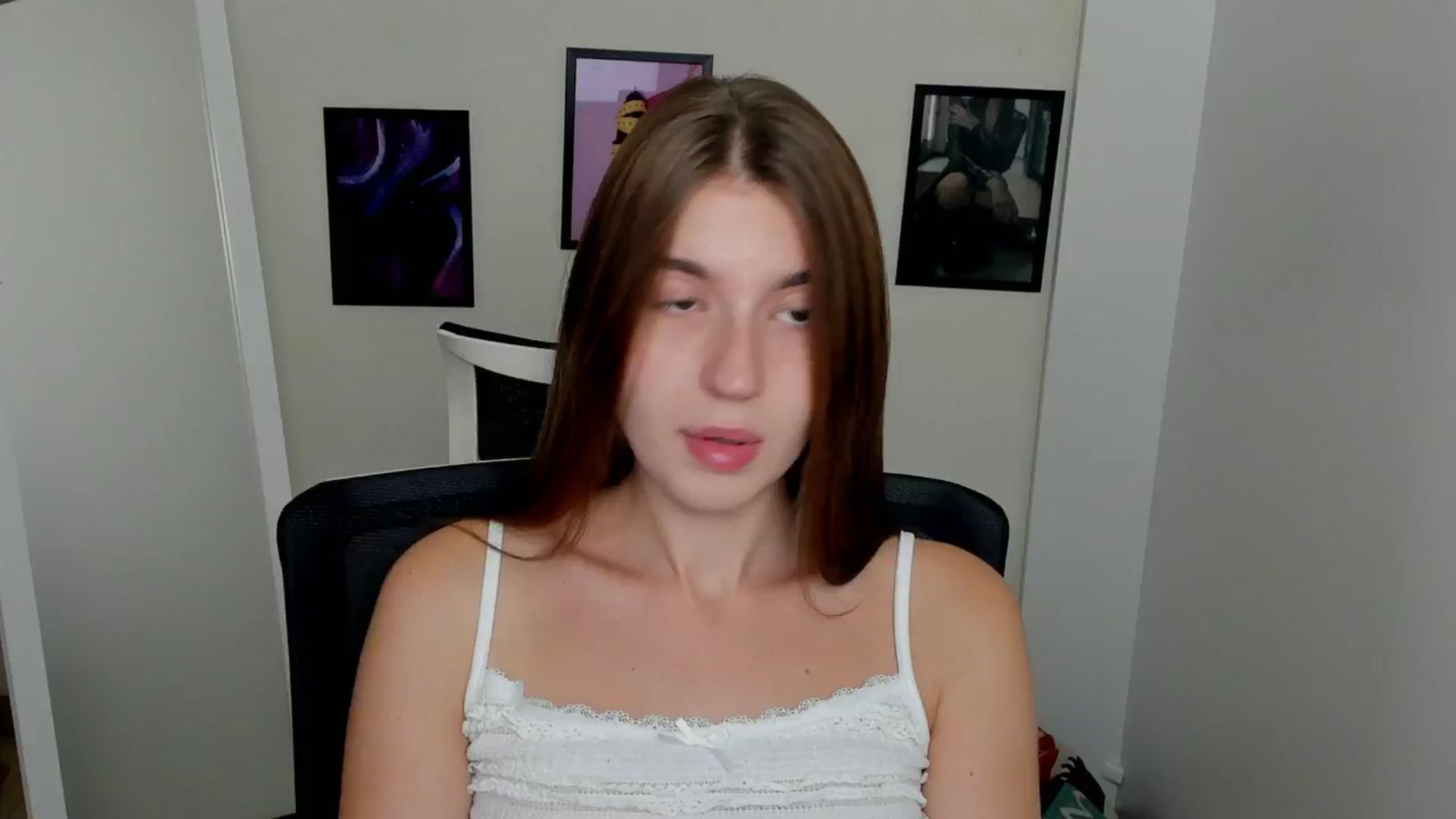 Gallery image thumbnail from Emilia_cherry's myfreecams stream on, 09/10/2024, 08:45 image 8 of 20