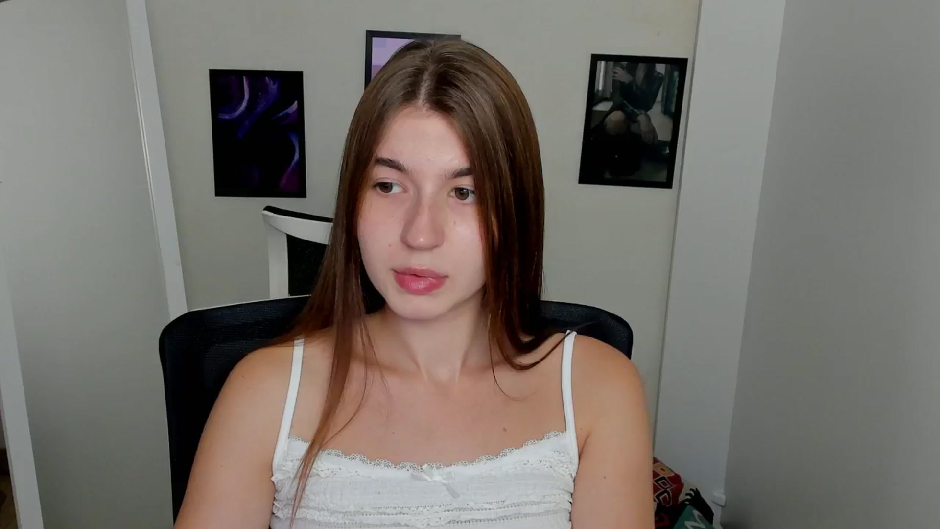 Gallery image thumbnail from Emilia_cherry's myfreecams stream on, 09/10/2024, 08:45 image 2 of 20