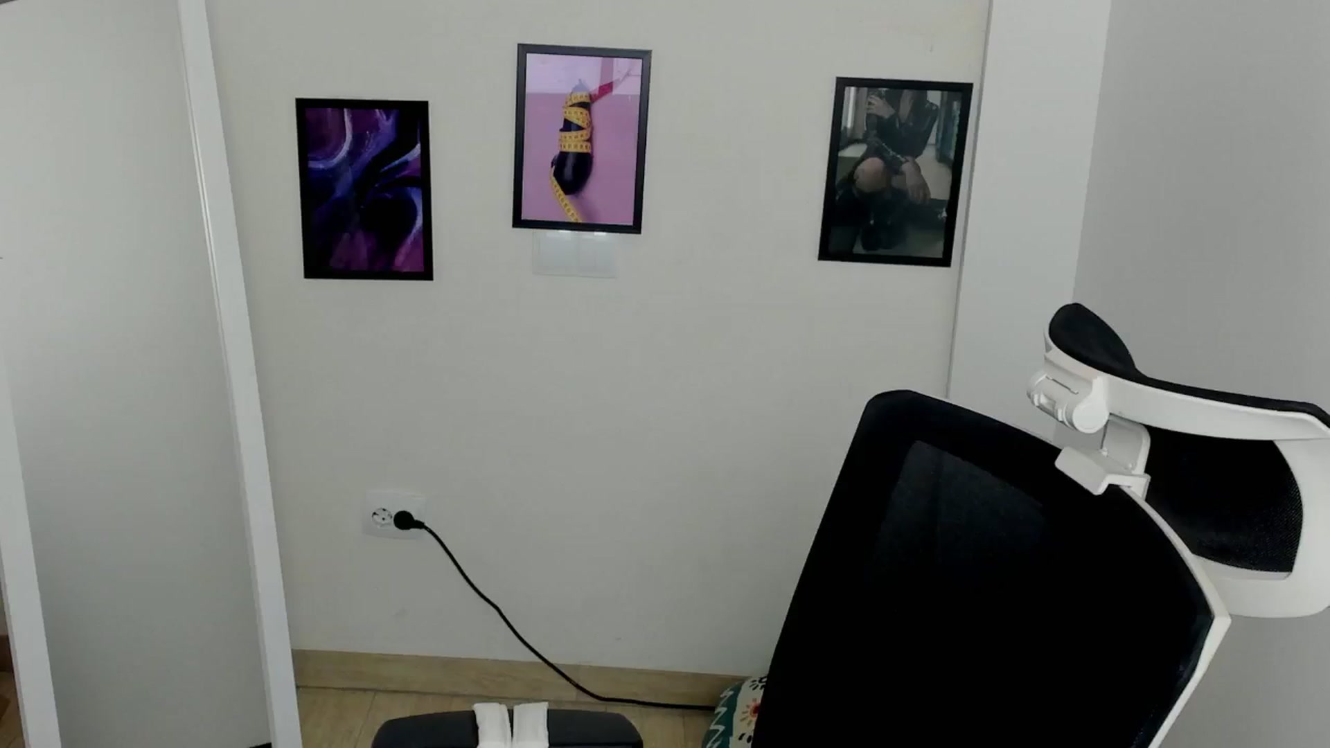 Gallery image thumbnail from Emilia_cherry's myfreecams stream on, 09/10/2024, 08:45 image 18 of 20