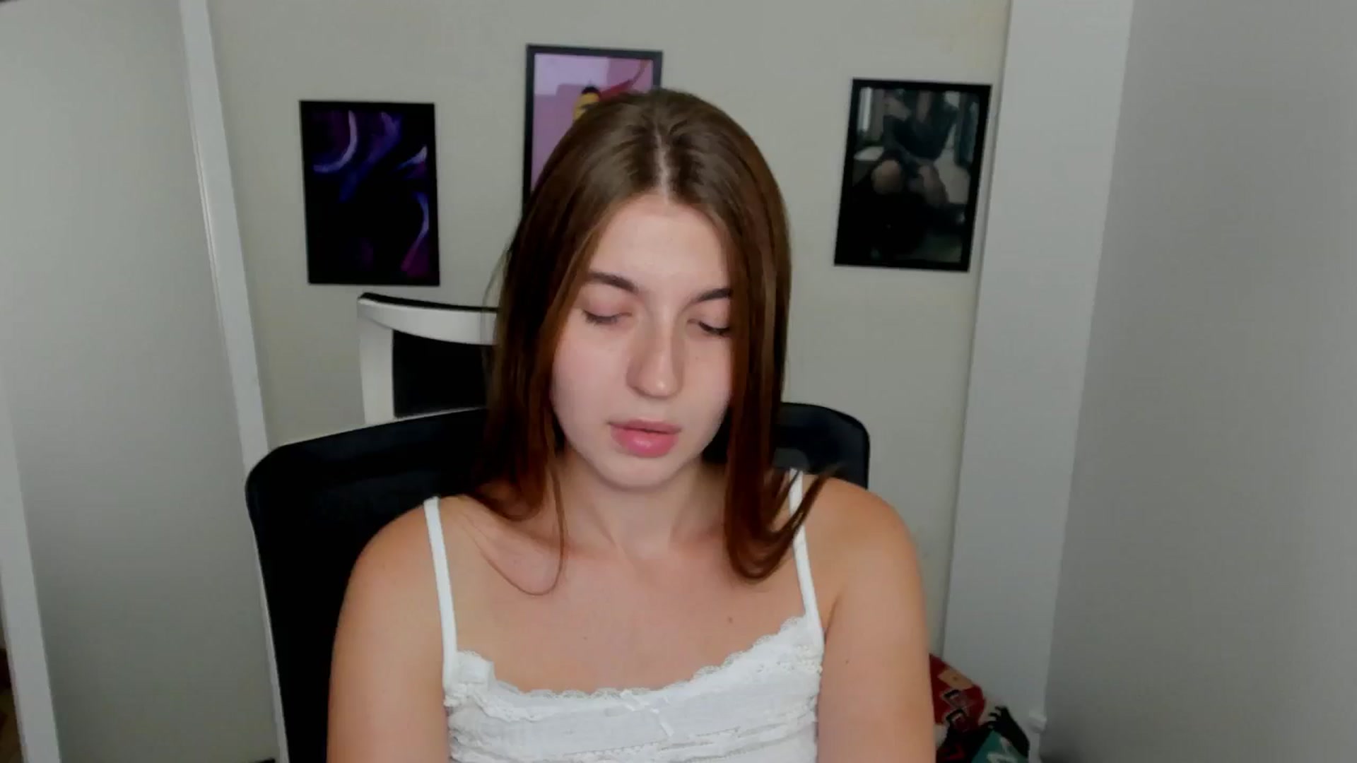 Gallery image thumbnail from Emilia_cherry's myfreecams stream on, 09/10/2024, 10:04 image 6 of 20