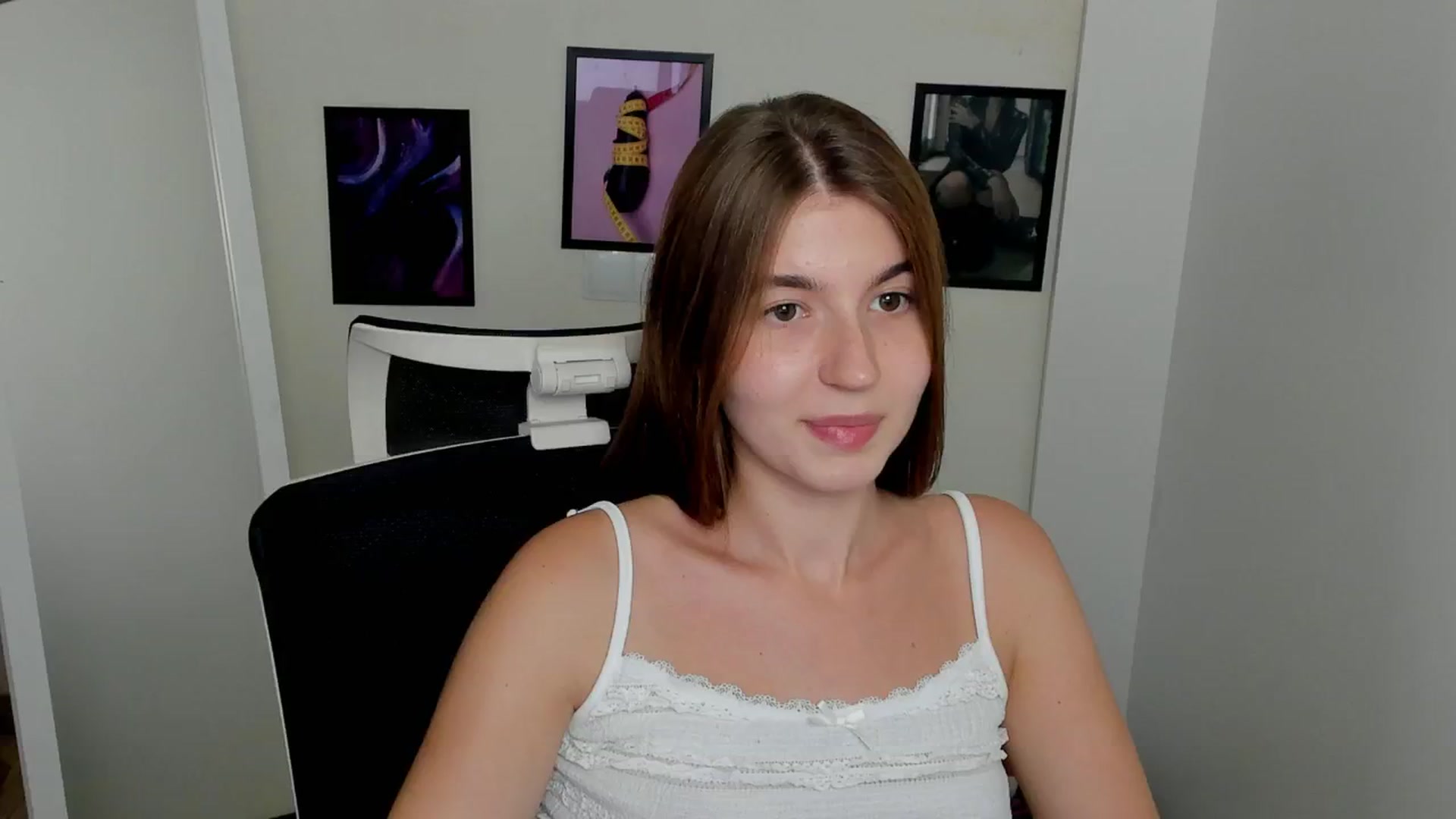 Gallery image thumbnail from Emilia_cherry's myfreecams stream on, 09/10/2024, 10:04 image 5 of 20