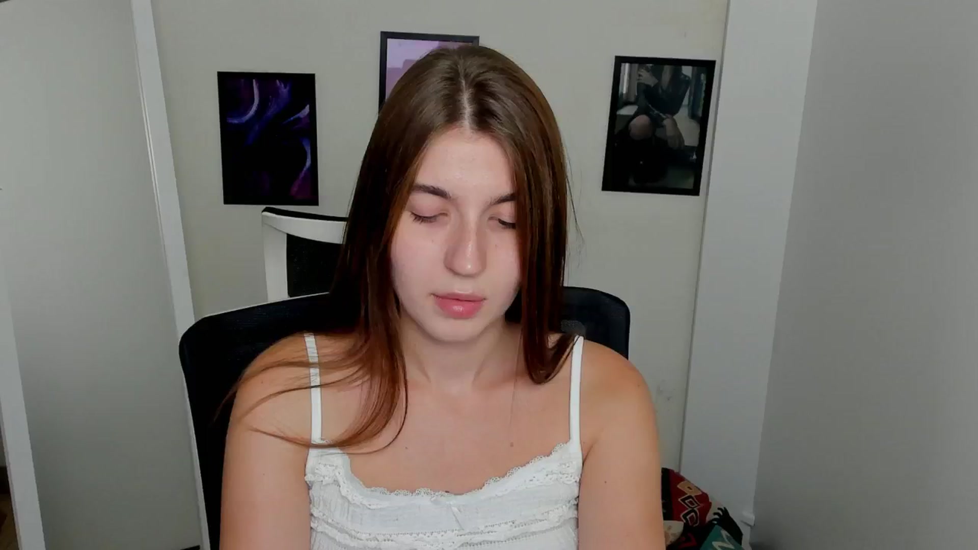Gallery image thumbnail from Emilia_cherry's myfreecams stream on, 09/10/2024, 10:04 image 7 of 20