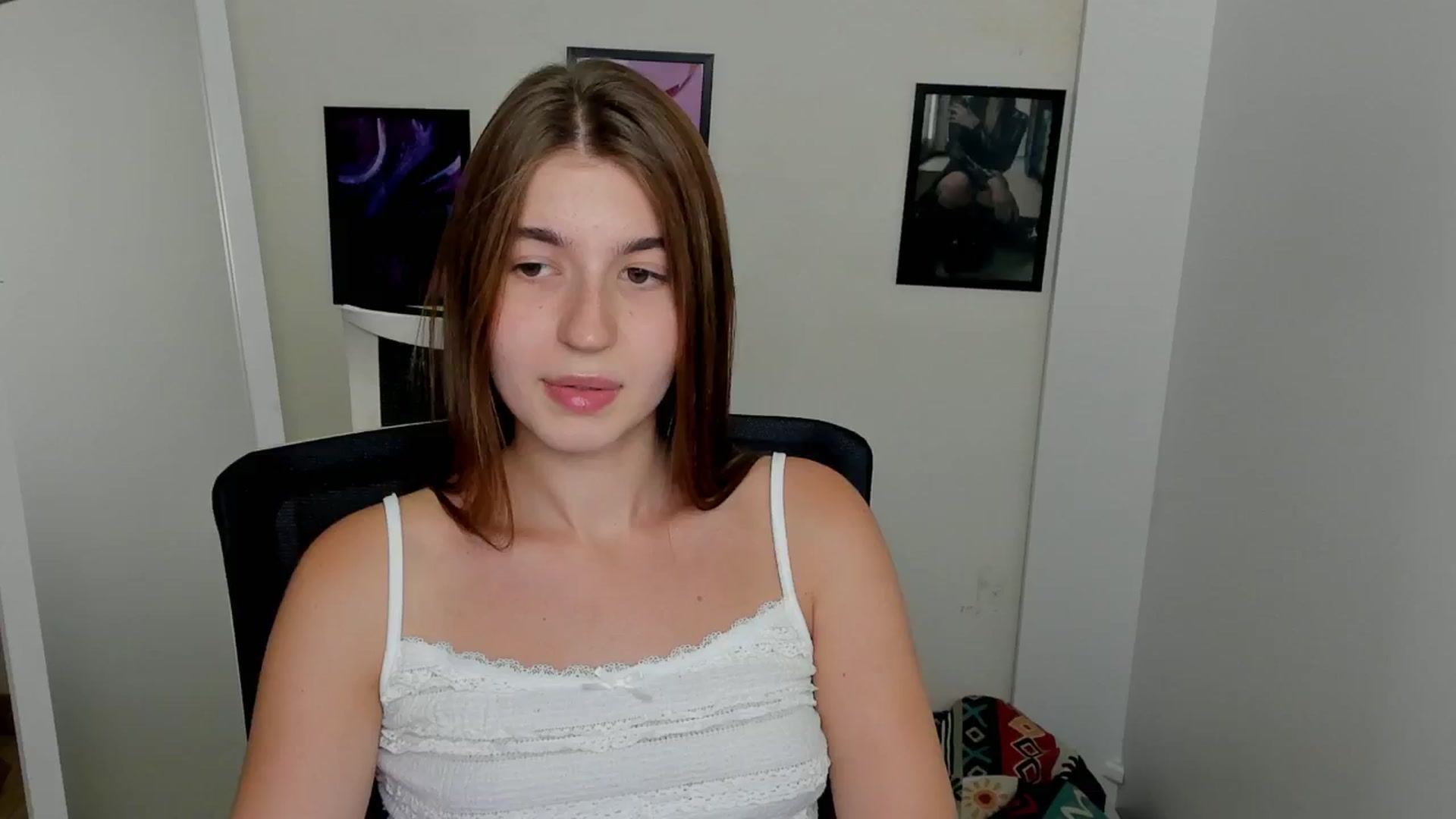 Gallery image thumbnail from Emilia_cherry's myfreecams stream on, 09/10/2024, 10:04 image 9 of 20