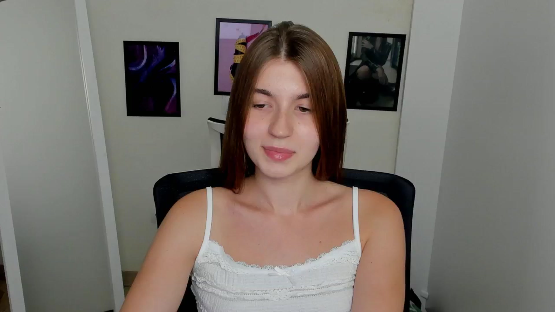 Gallery image thumbnail from Emilia_cherry's myfreecams stream on, 09/10/2024, 10:04 image 15 of 20