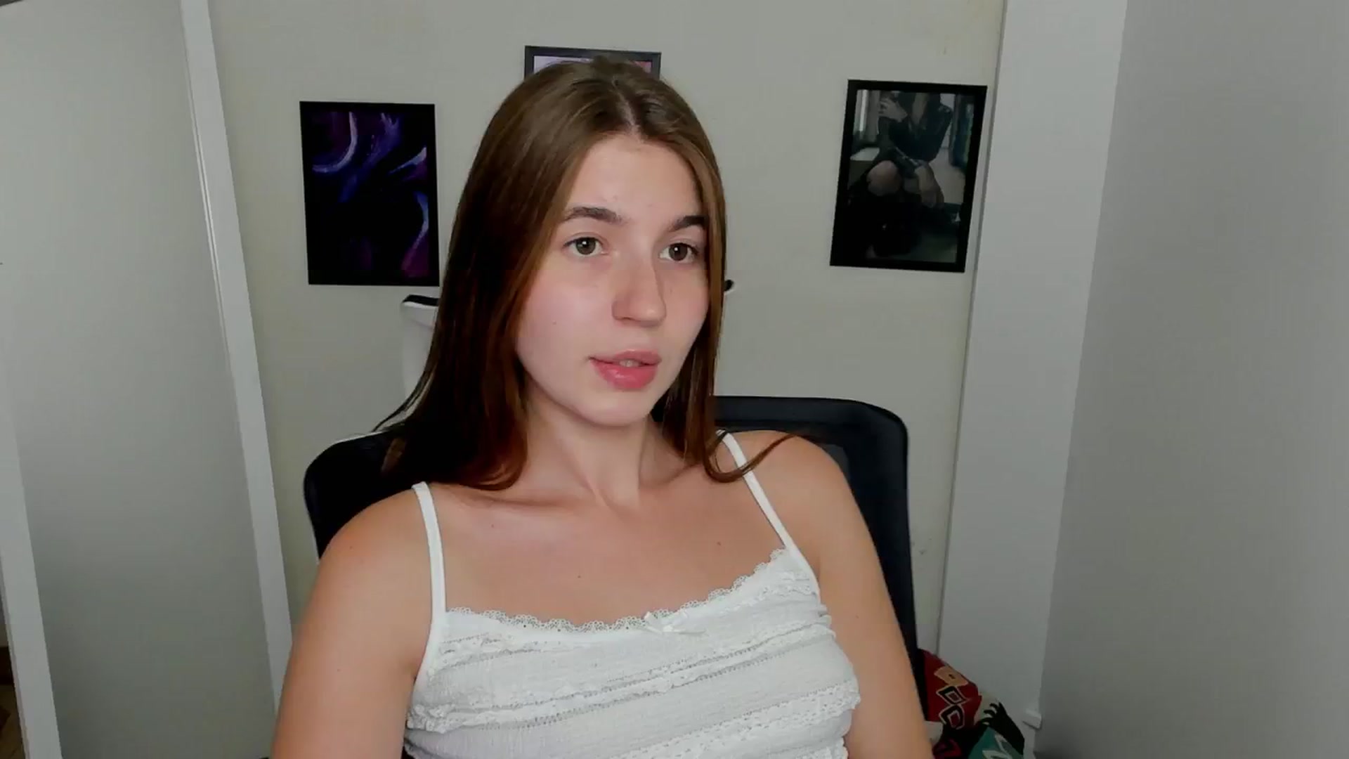 Gallery image thumbnail from Emilia_cherry's myfreecams stream on, 09/10/2024, 11:51 image 5 of 20