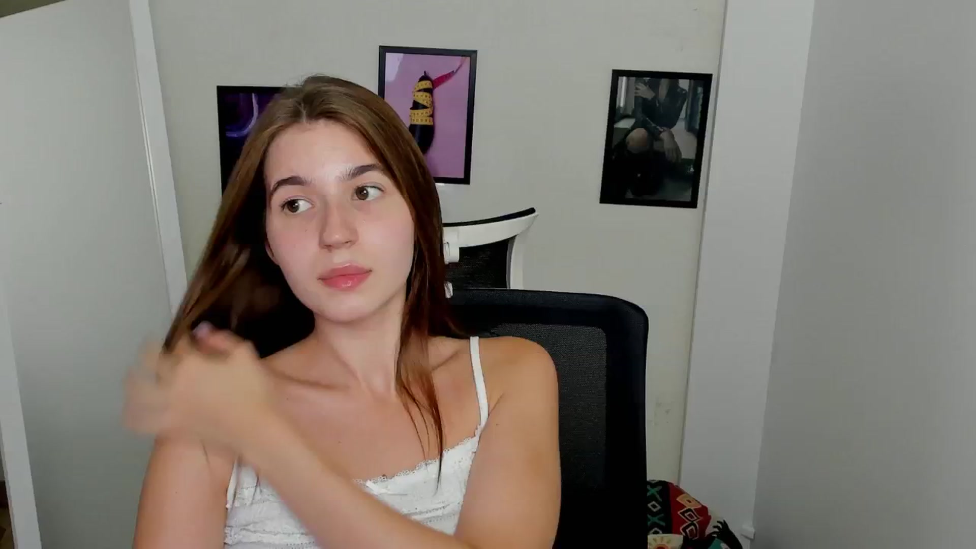 Gallery image thumbnail from Emilia_cherry's myfreecams stream on, 09/10/2024, 11:51 image 18 of 20
