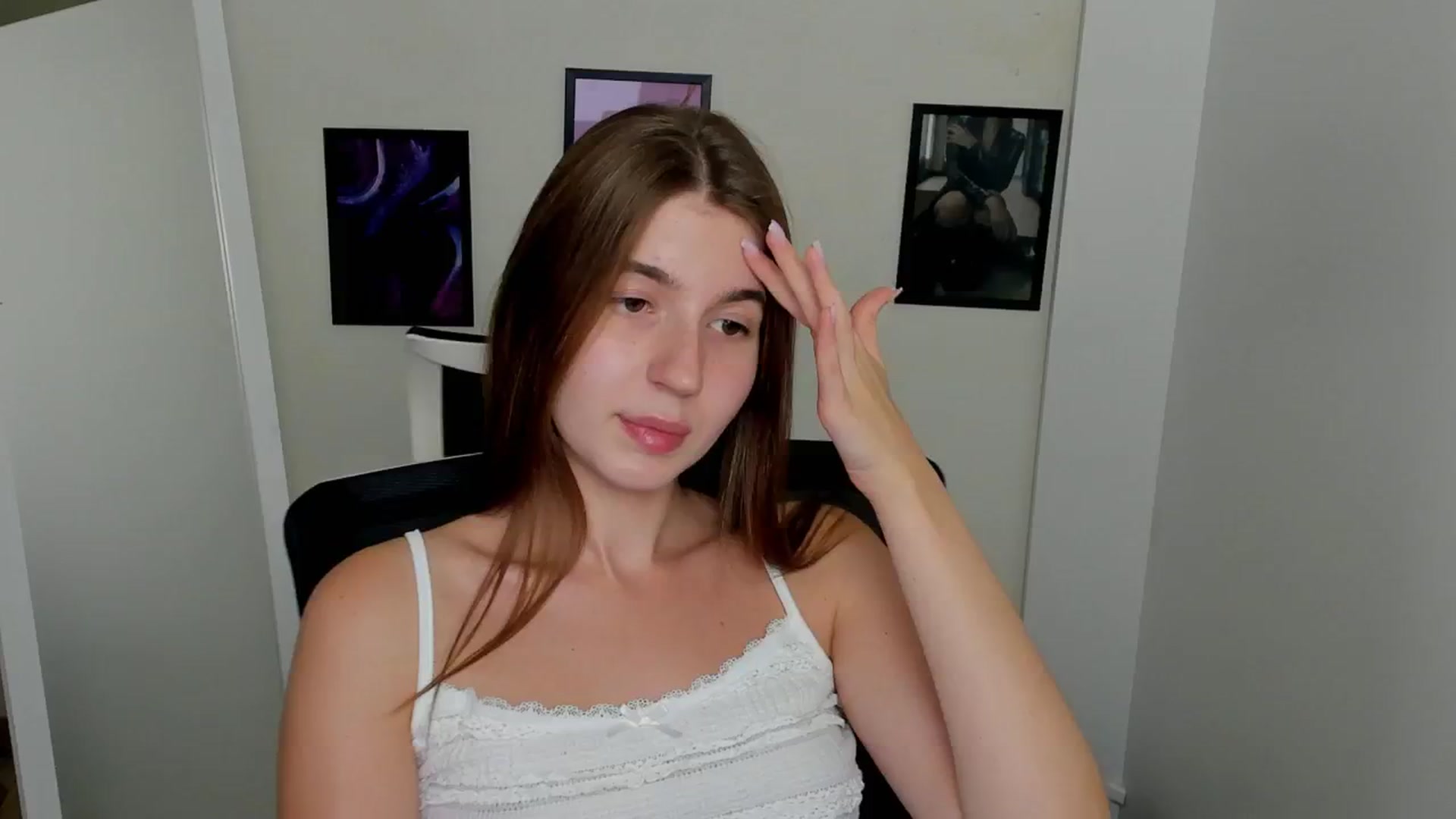 Gallery image thumbnail from Emilia_cherry's myfreecams stream on, 09/10/2024, 11:51 image 8 of 20