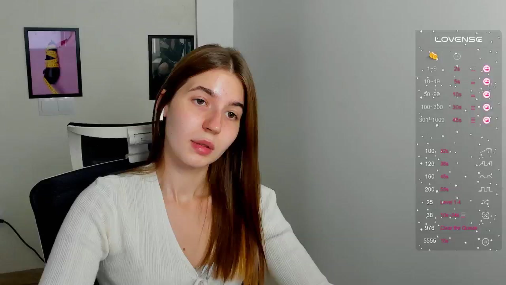 Gallery image thumbnail from Emilia_cherry's myfreecams stream on, 09/15/2024, 07:45 image 4 of 20